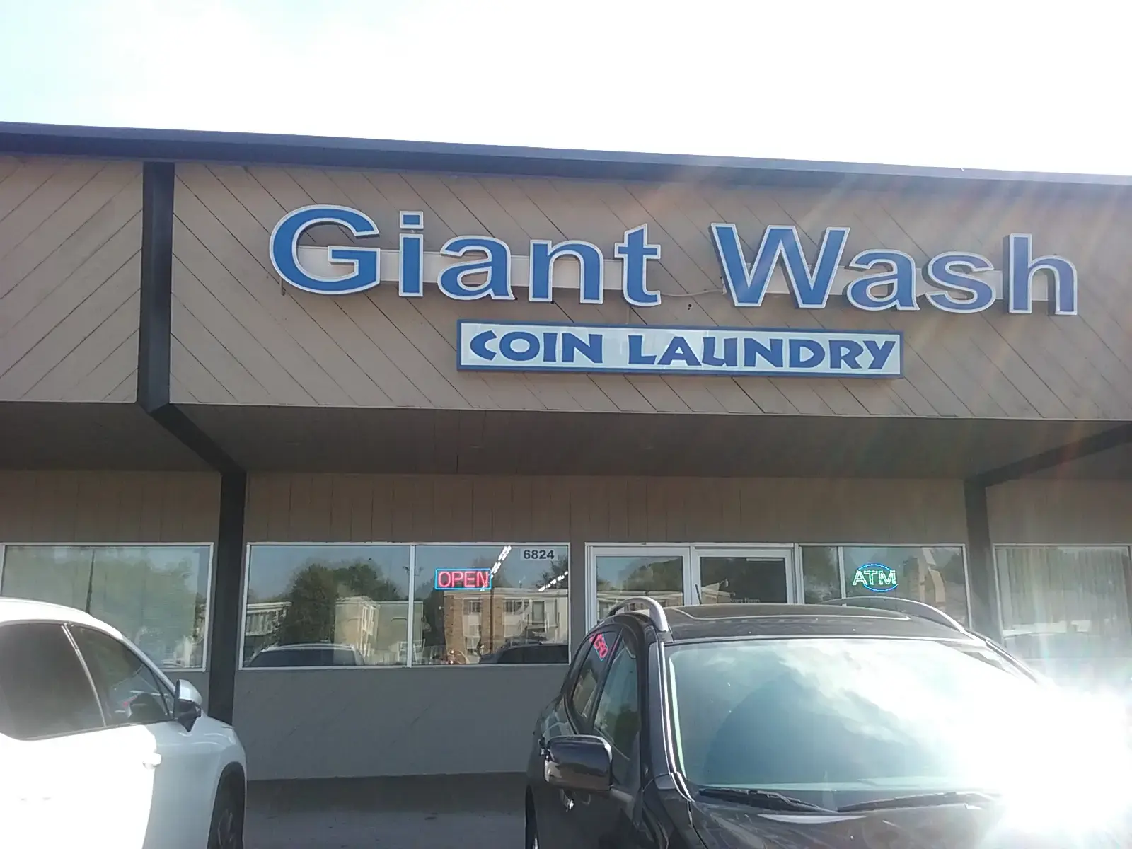 Giant Wash Coin Laundry thumbnail 4