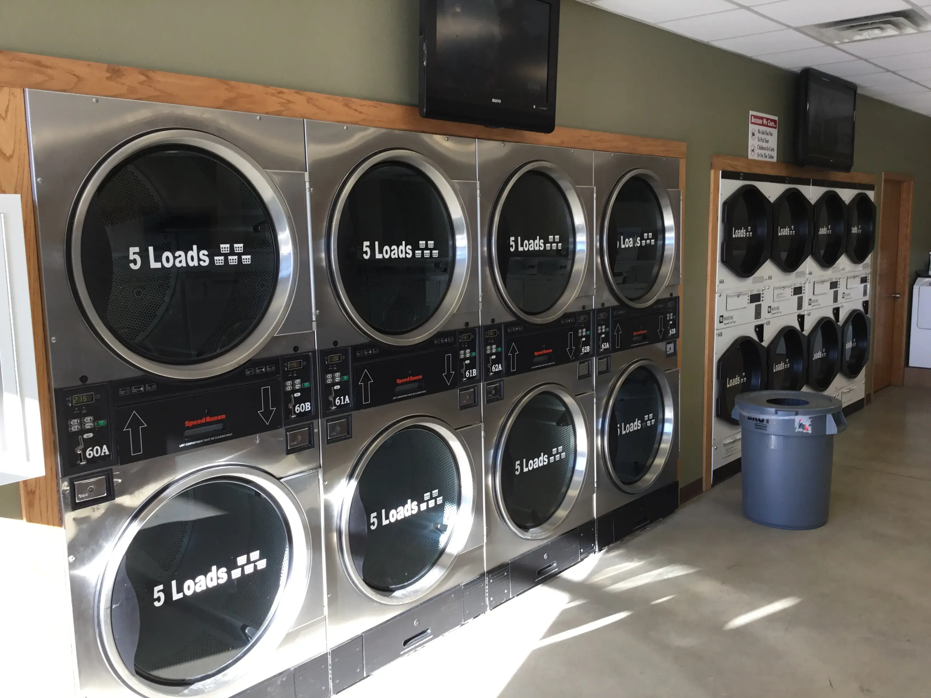 Giant Wash Coin Laundry thumbnail 4