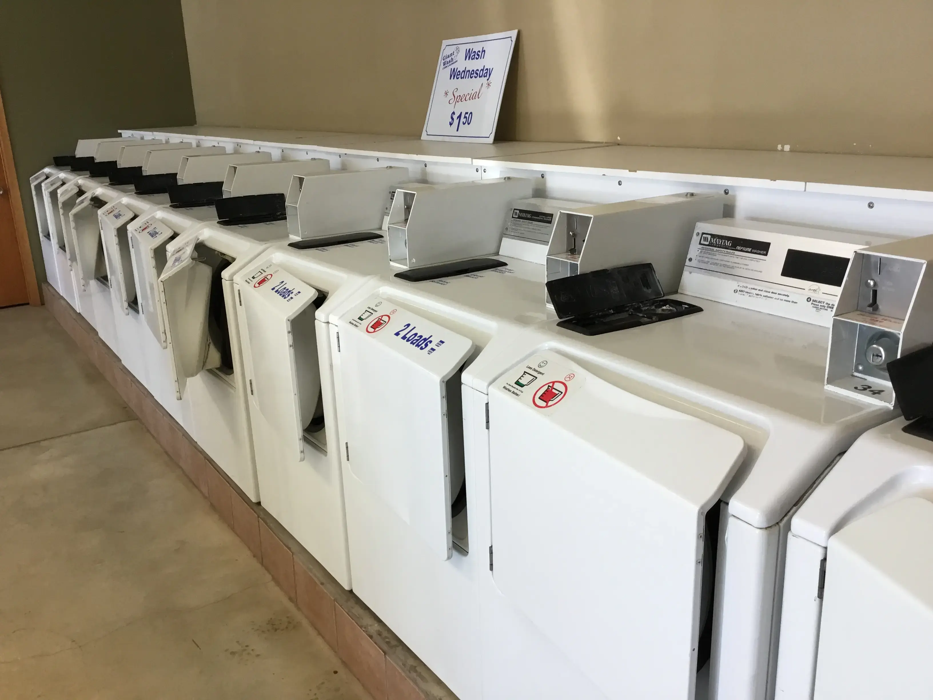 Giant Wash Coin Laundry thumbnail 9