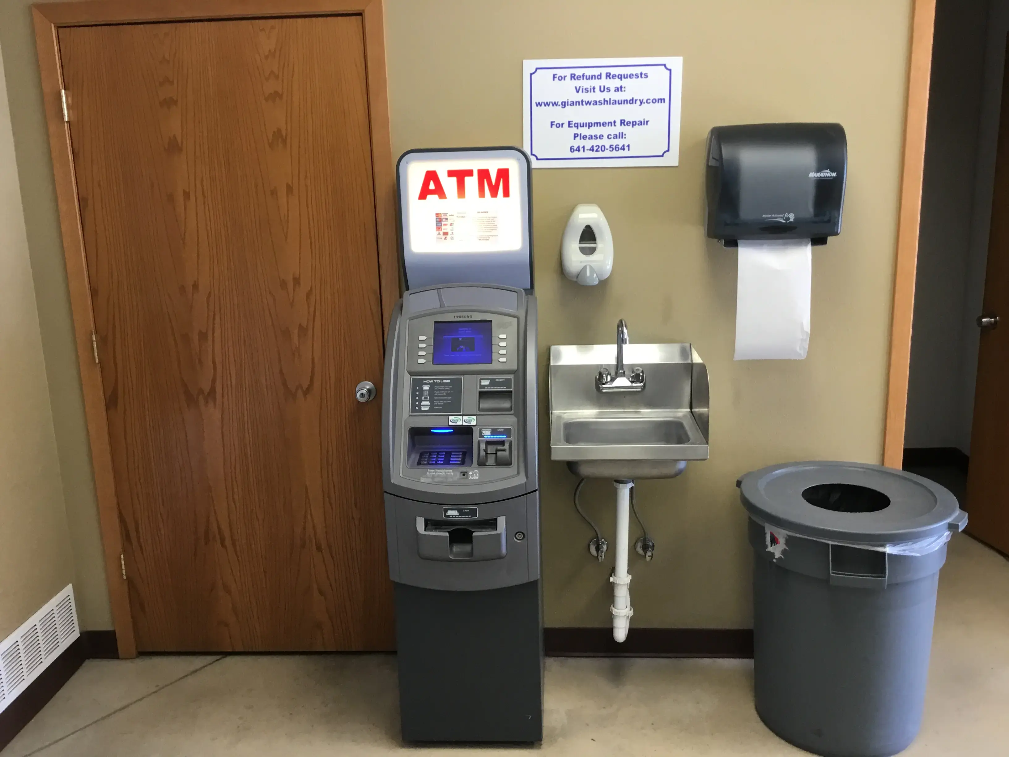 Giant Wash Coin Laundry thumbnail 11