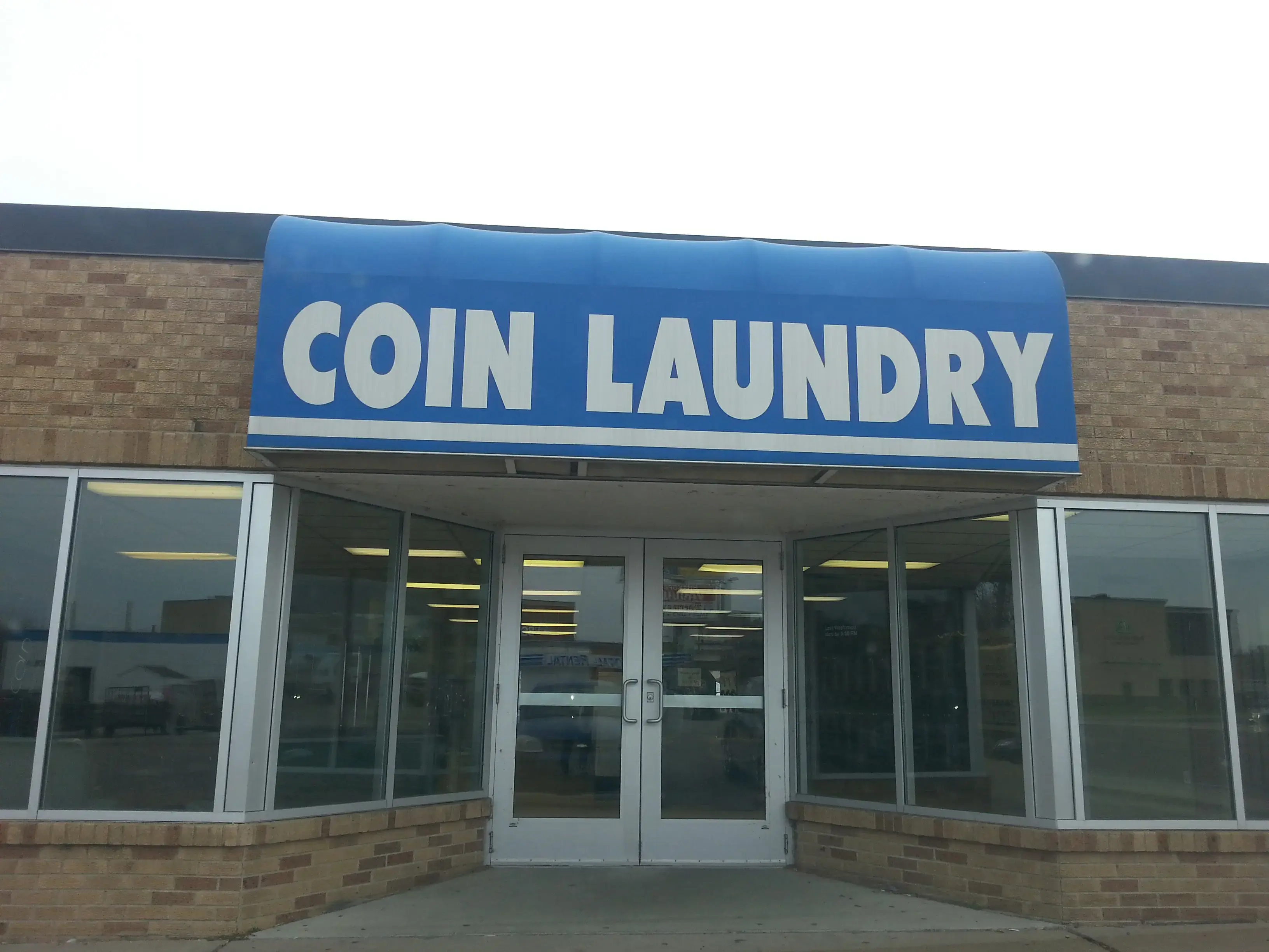 Giant Wash Coin Laundry thumbnail 9