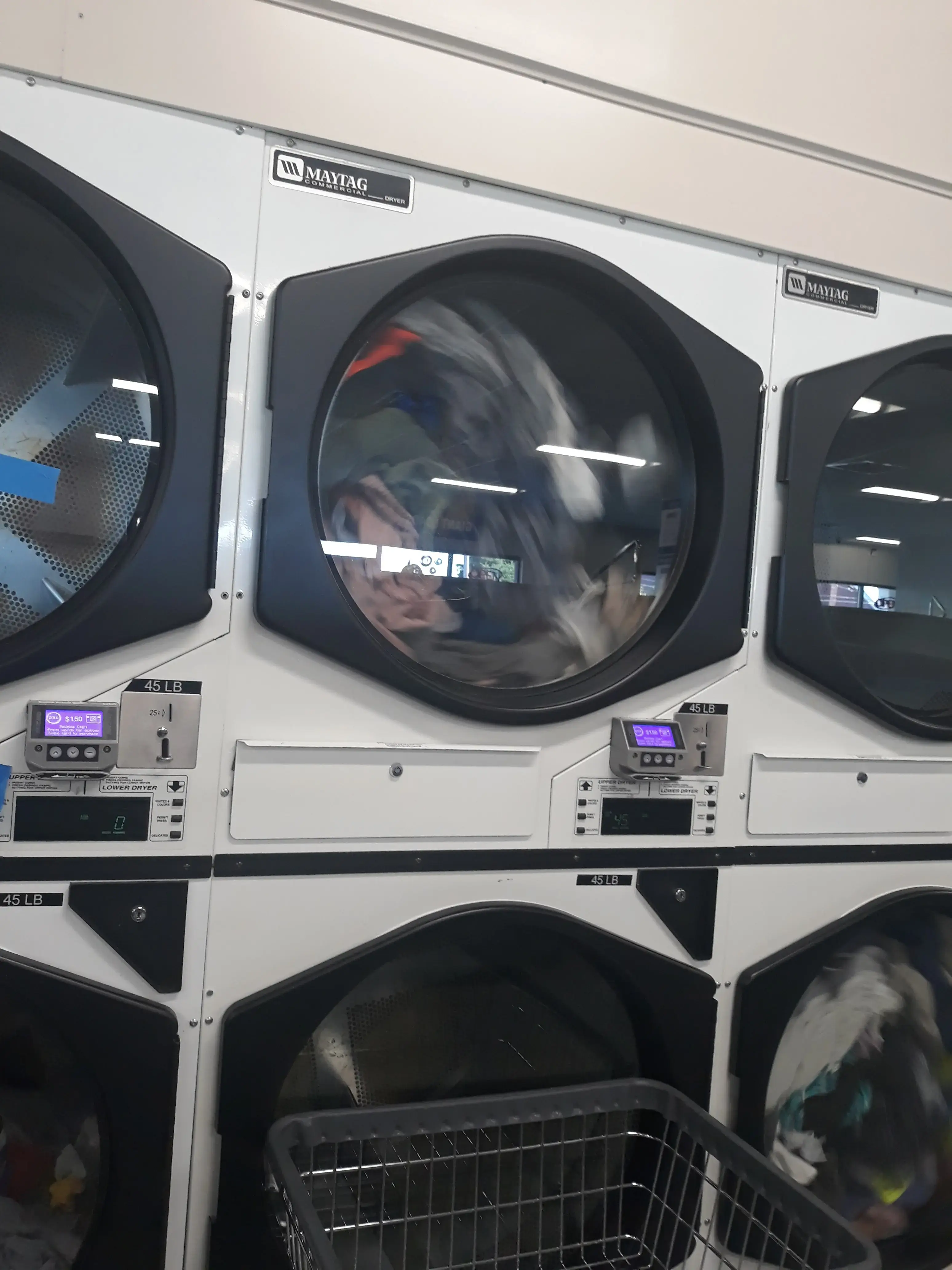 GIGI'S LAUNDROMAT - Image 2