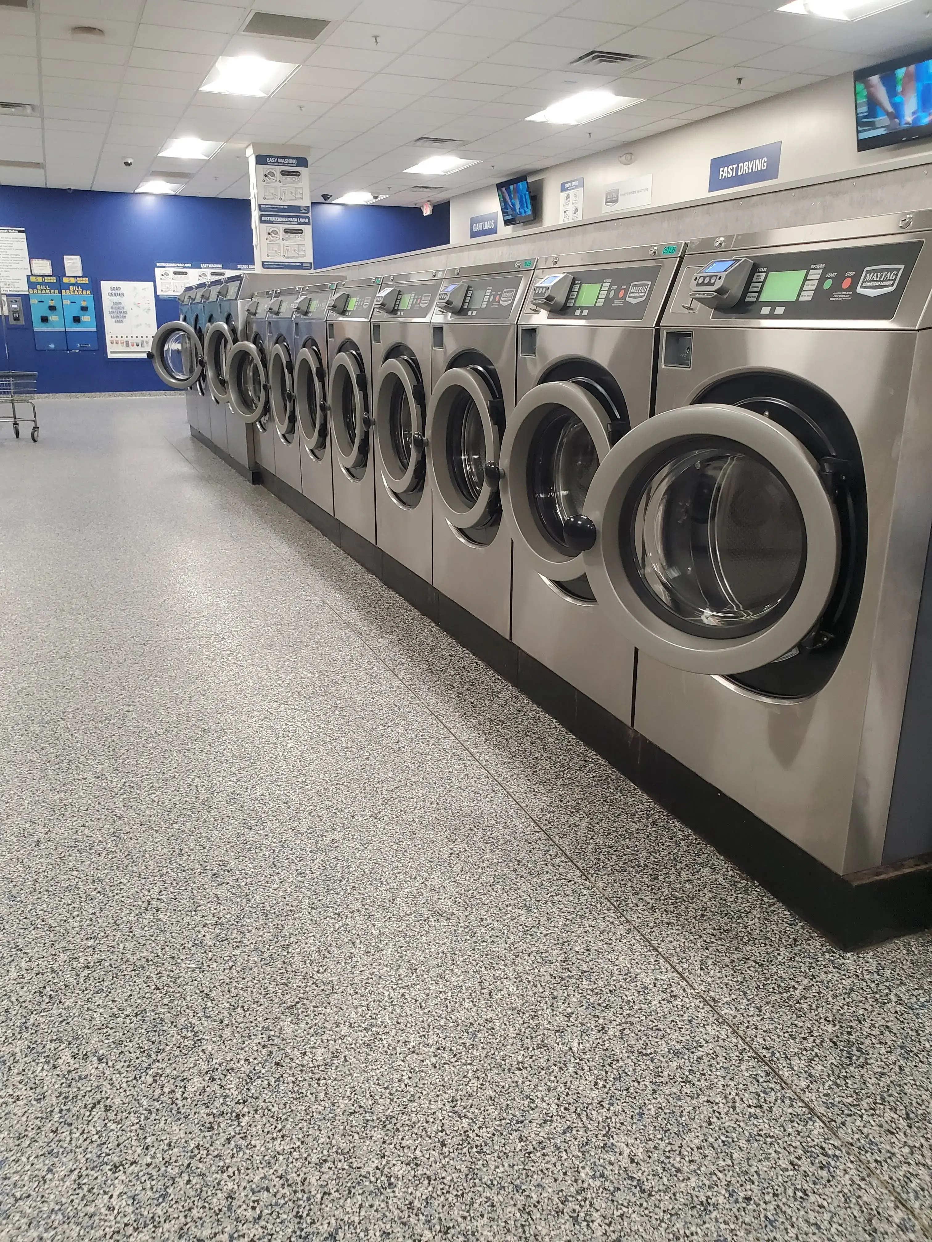 GIGI'S LAUNDROMAT - Image 16