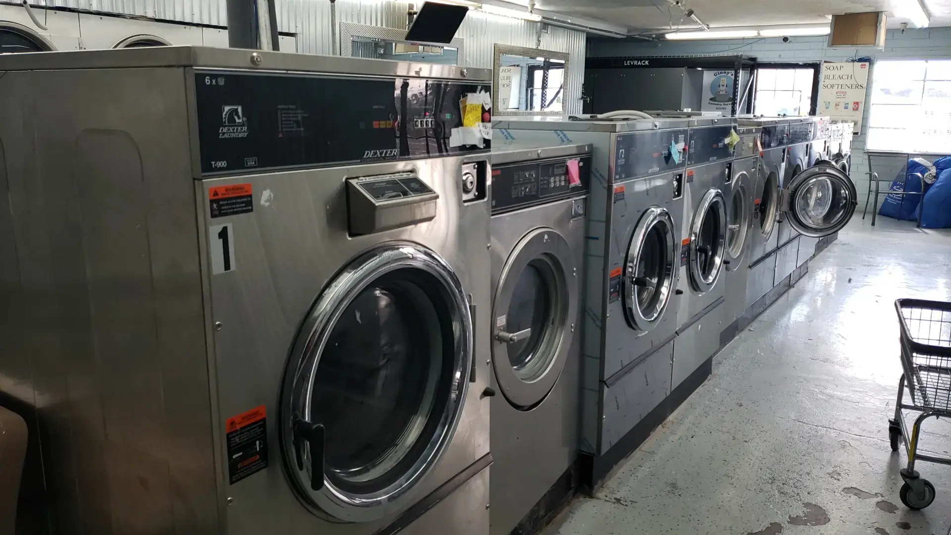 Ginny's Wash House Laundry Service thumbnail 17