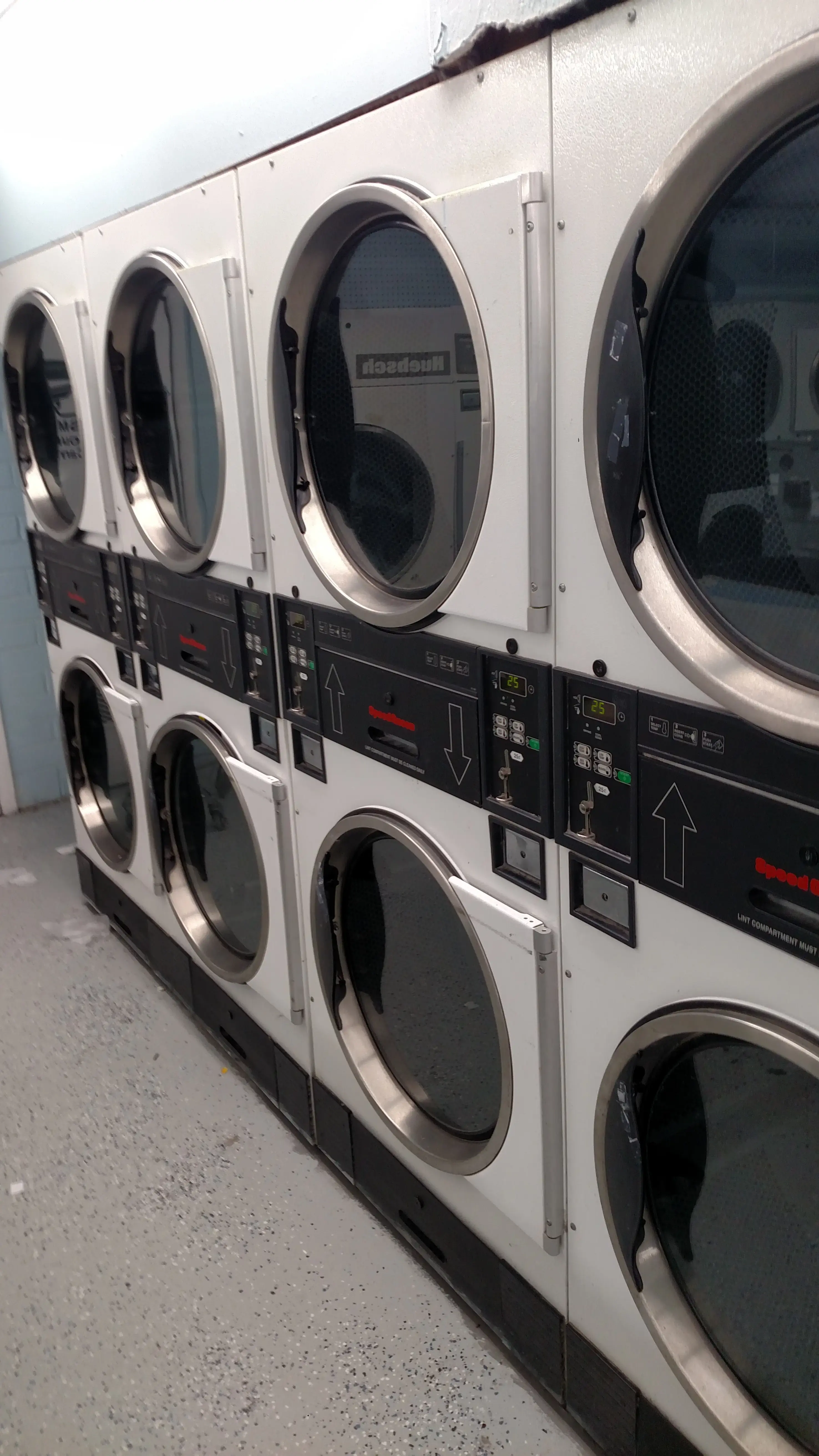Ginny's Wash House Laundry Service thumbnail 14