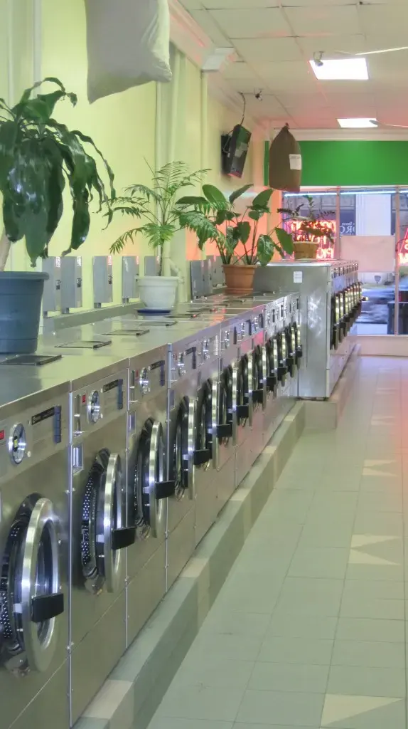 Glen Street Laundromat & Wash and Fold - Image 6
