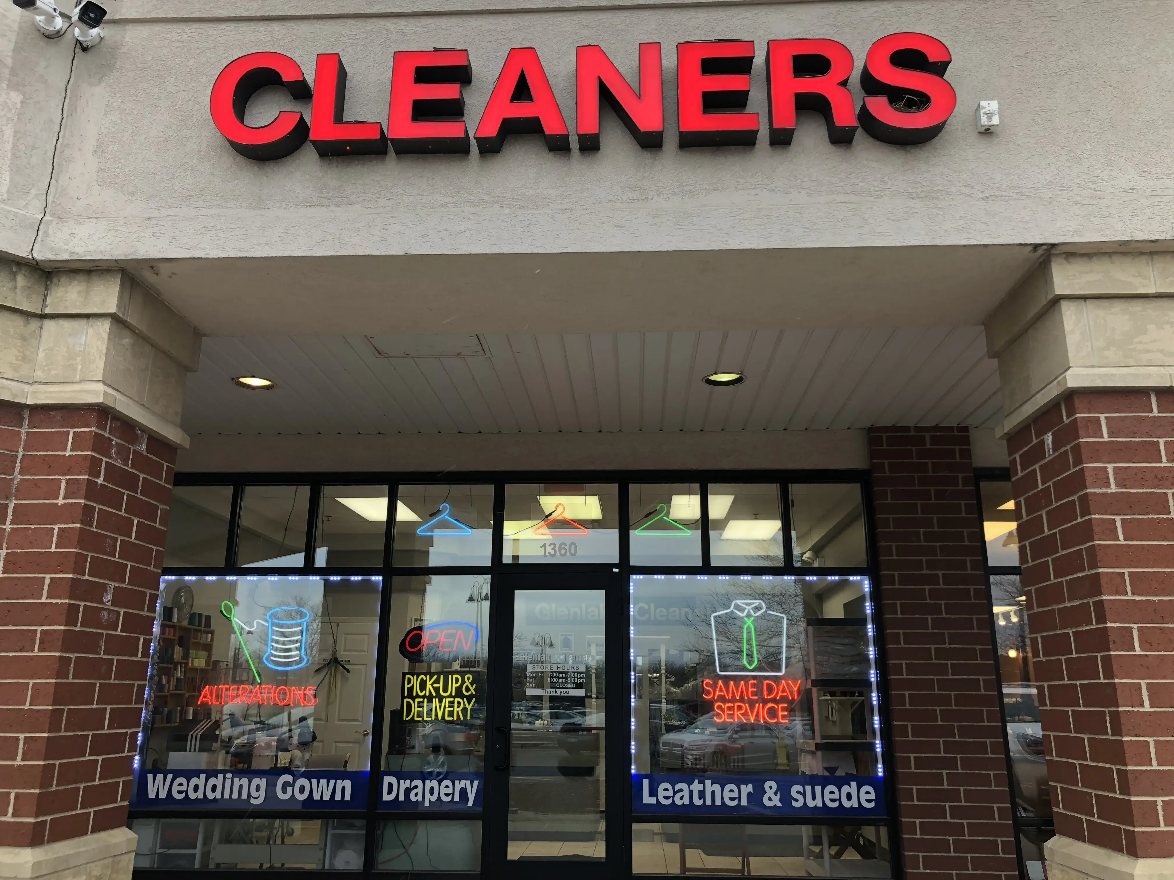 Glenlake Cleaners location