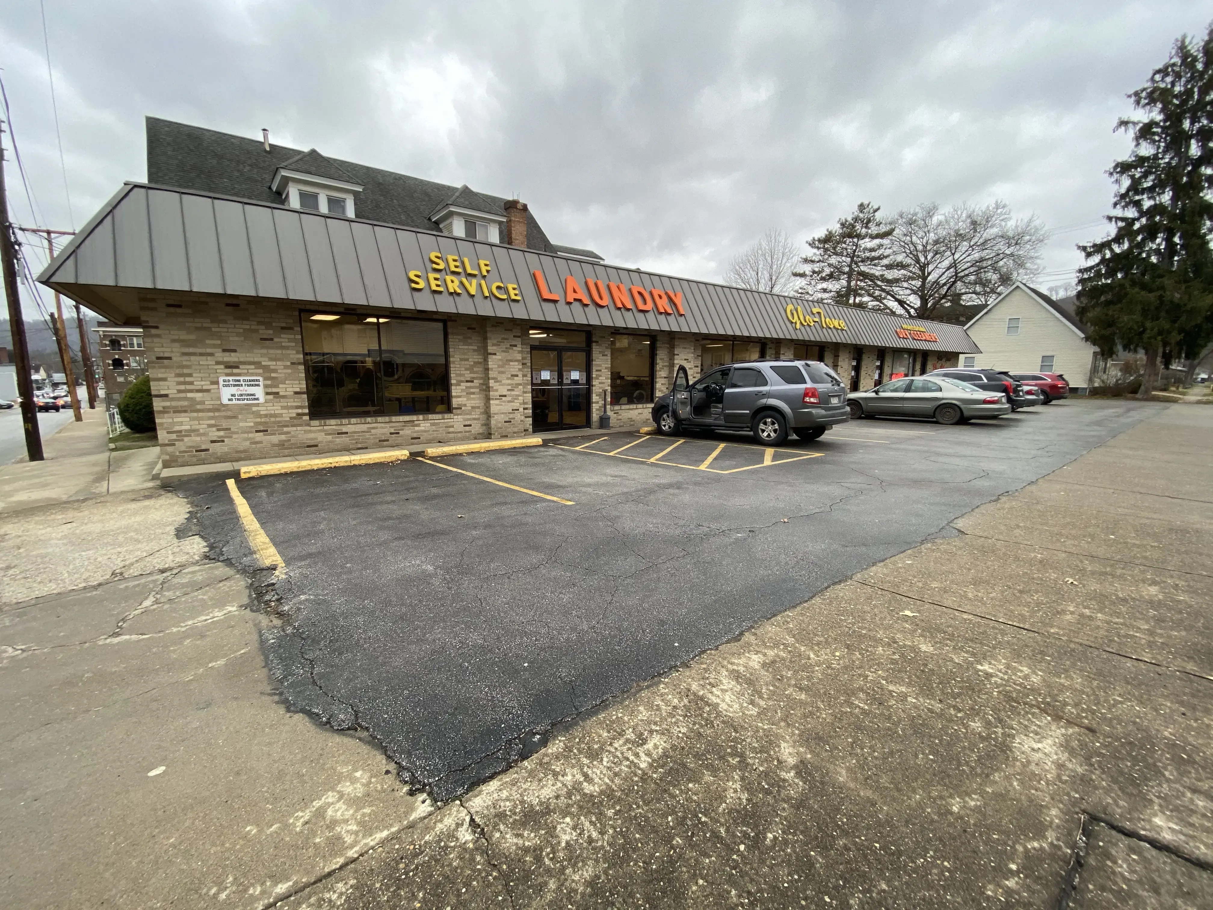 Glo-Tone Cleaners location