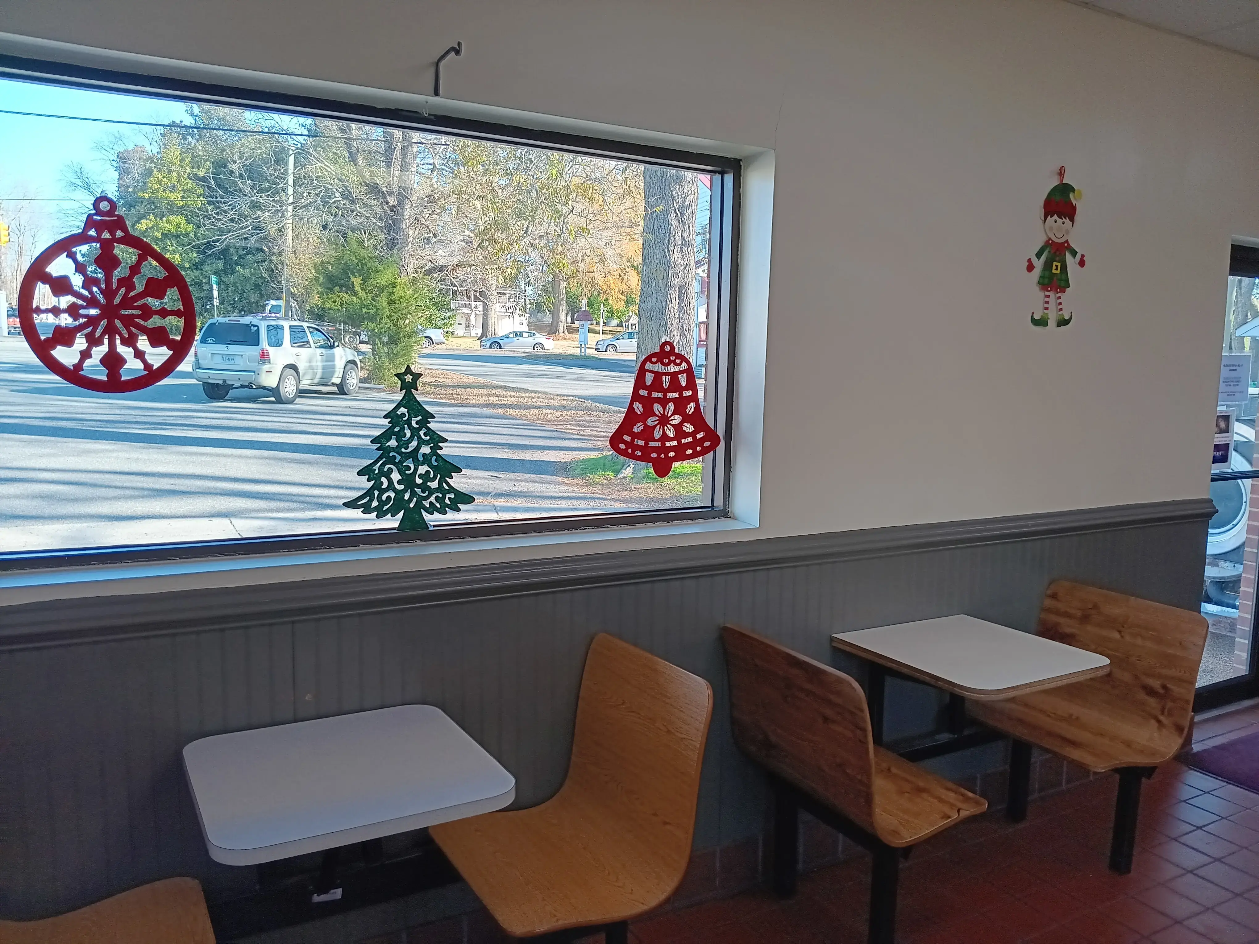 Gloucester U-Do-It Laundry - Image 15