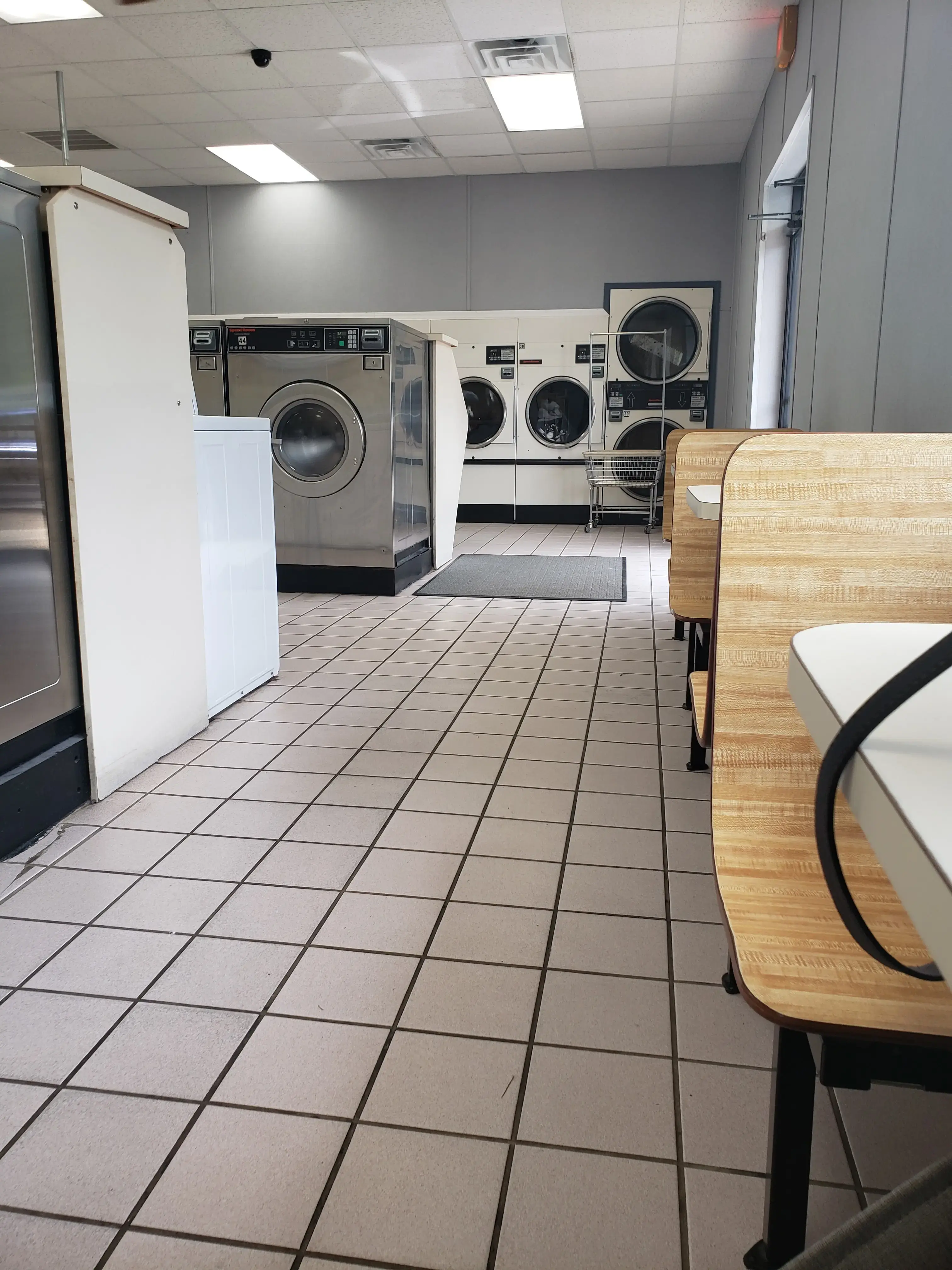Gloucester U-Do-It Laundry thumbnail 7