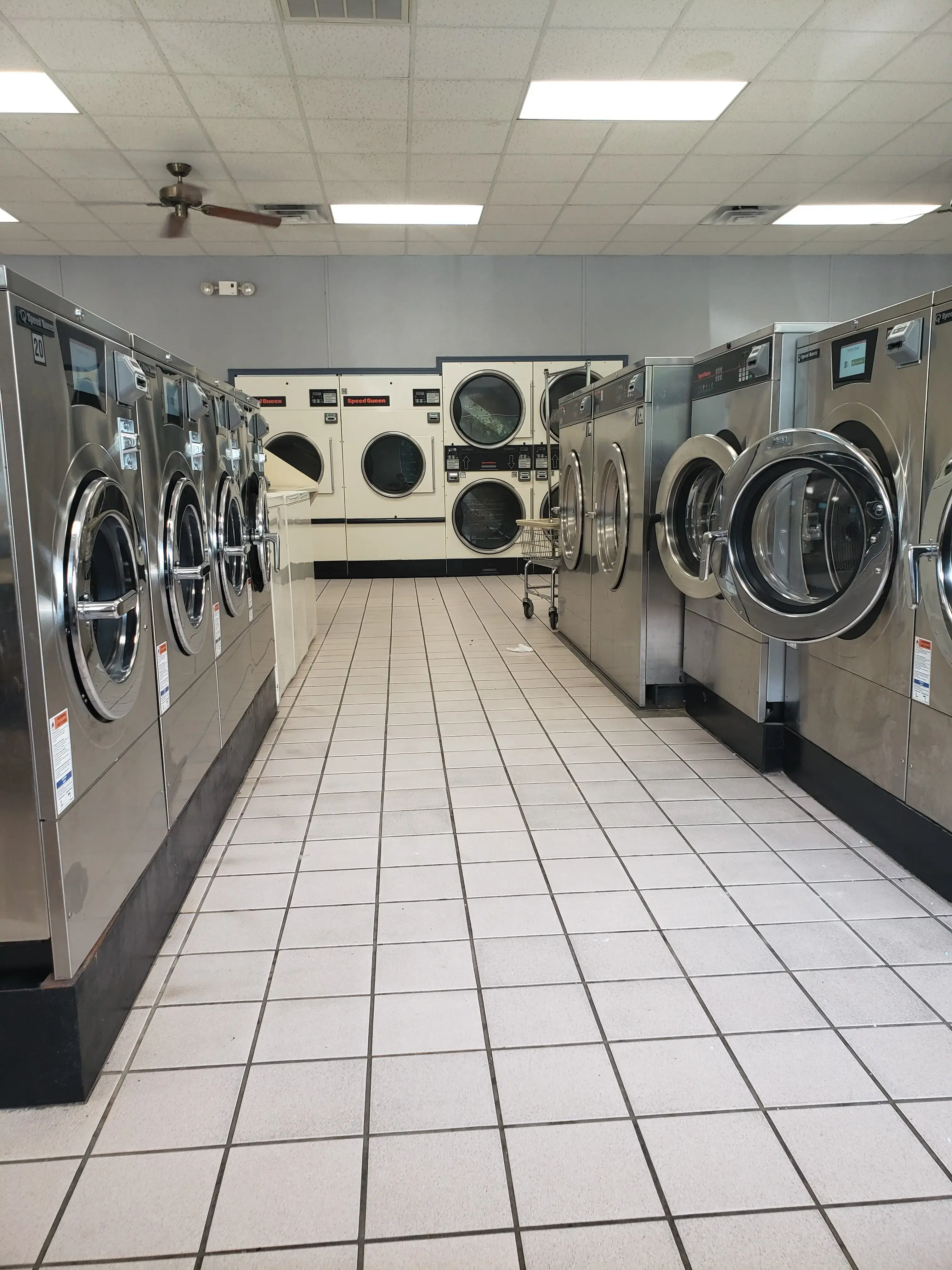 Gloucester U-Do-It Laundry - Image 6