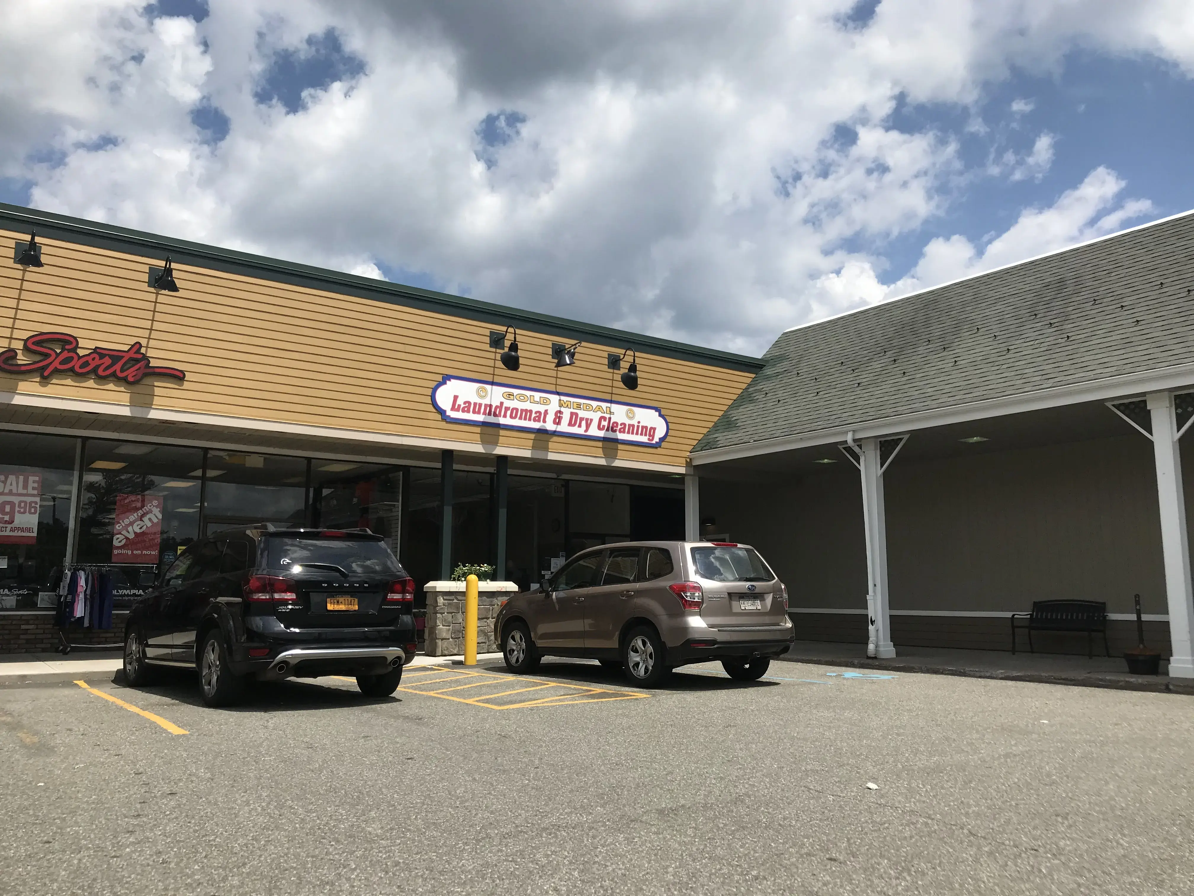 Gold Medal Laundromat thumbnail 4