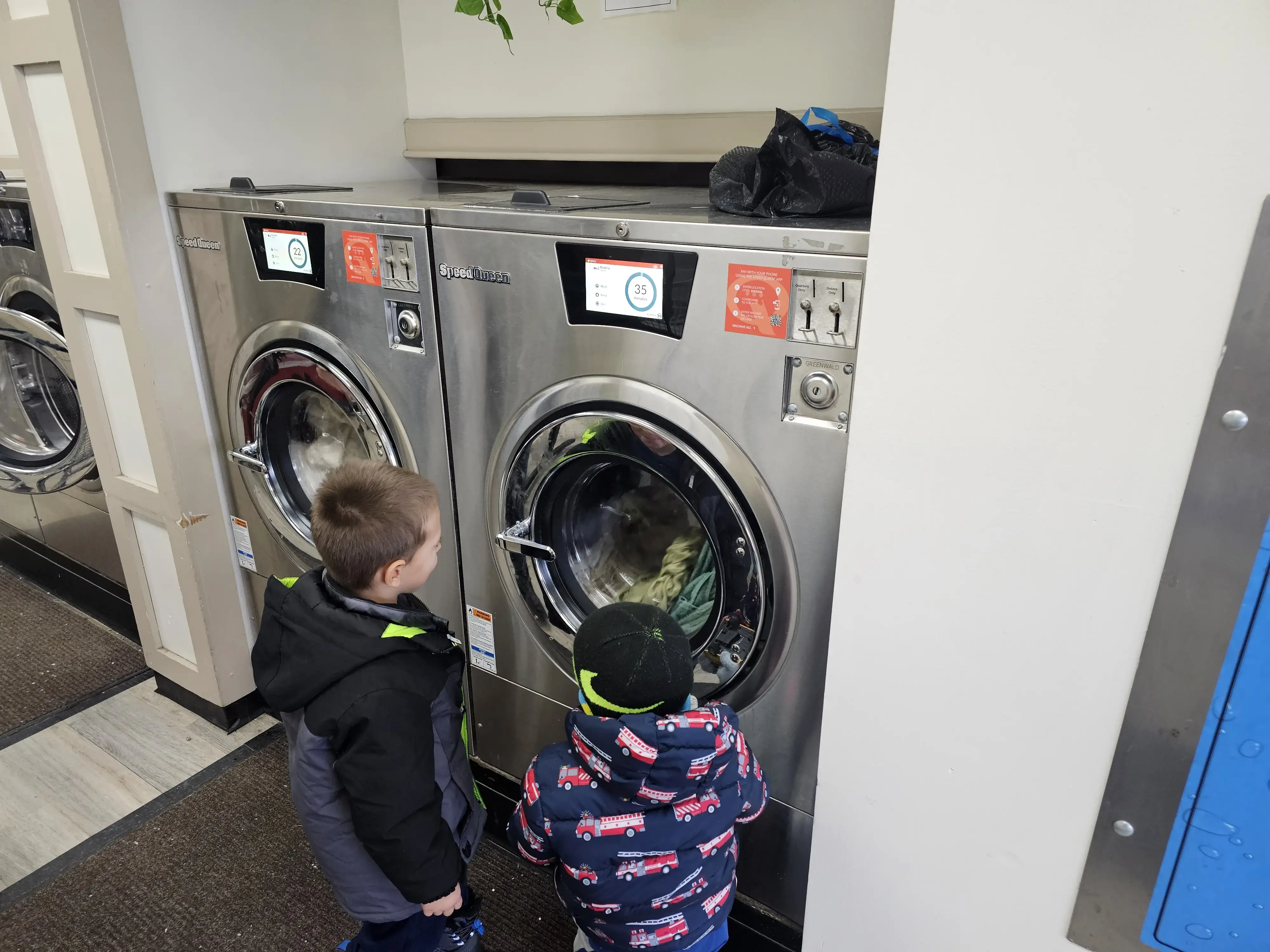 Gold Medal Laundromat - Image 1