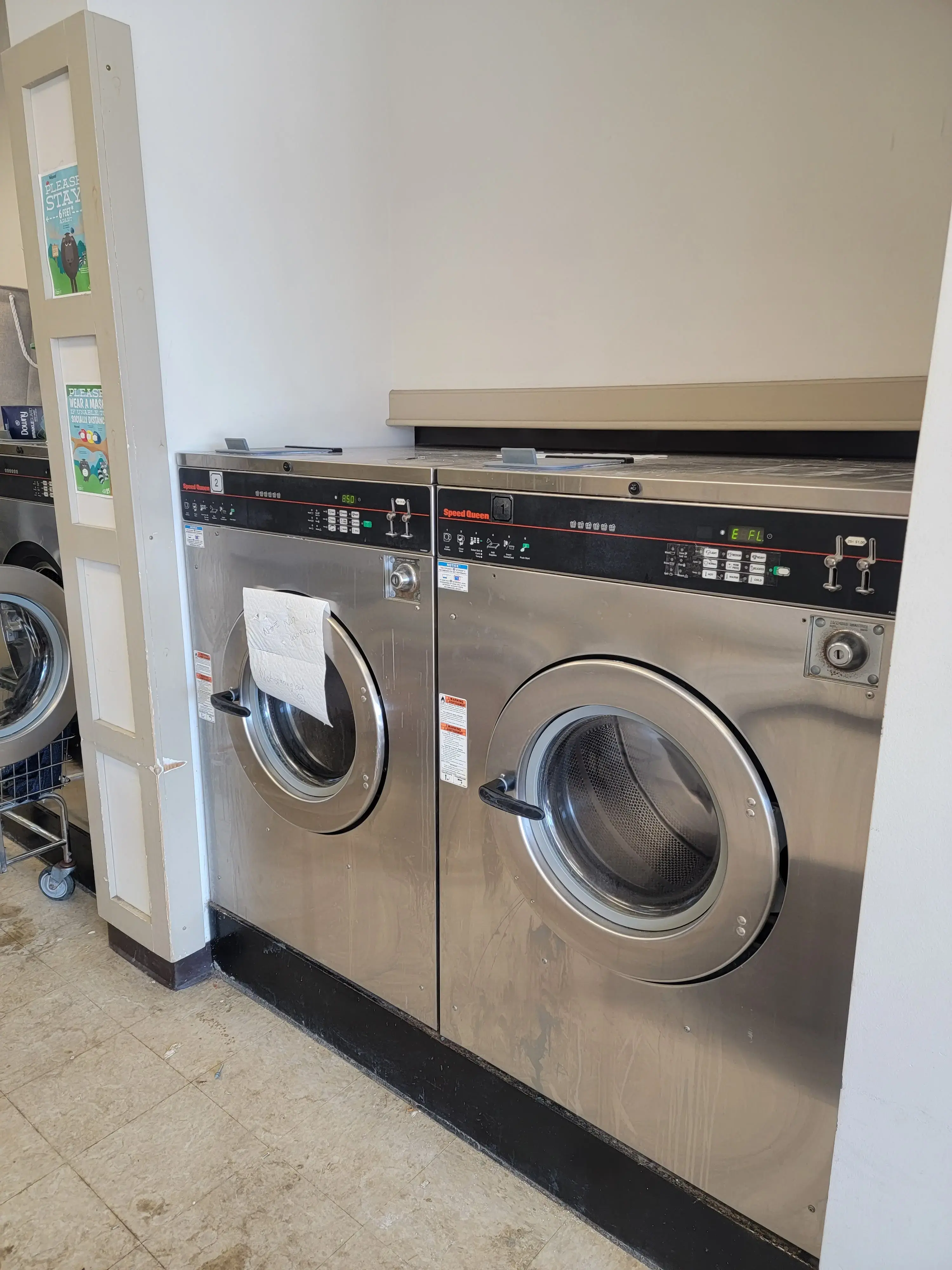 Gold Medal Laundromat thumbnail 3