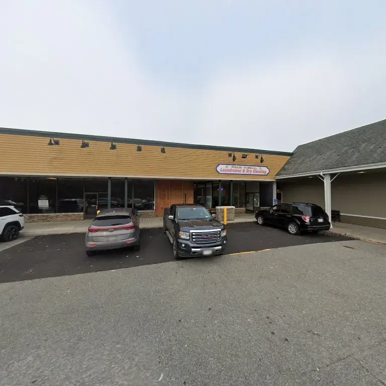 Gold Medal Laundromat - Image 15