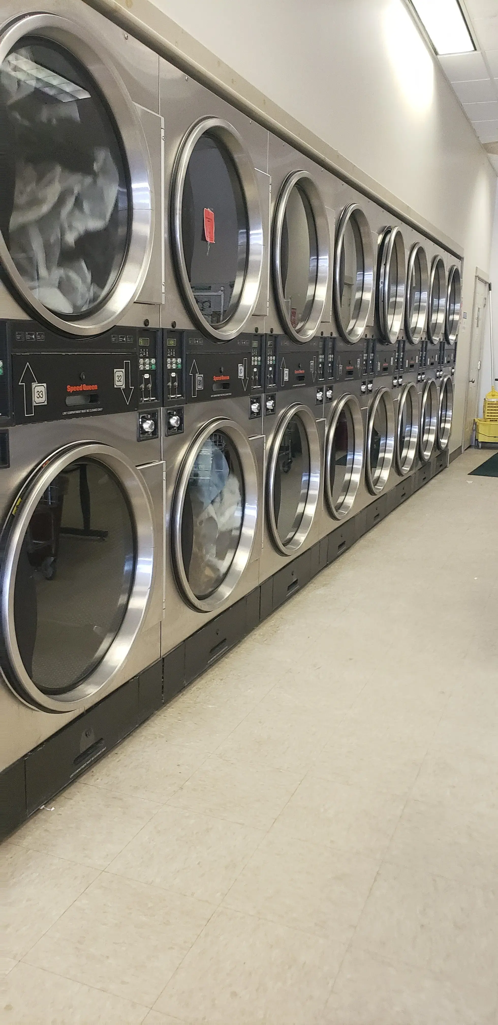 Gold Medal Laundromat thumbnail 11