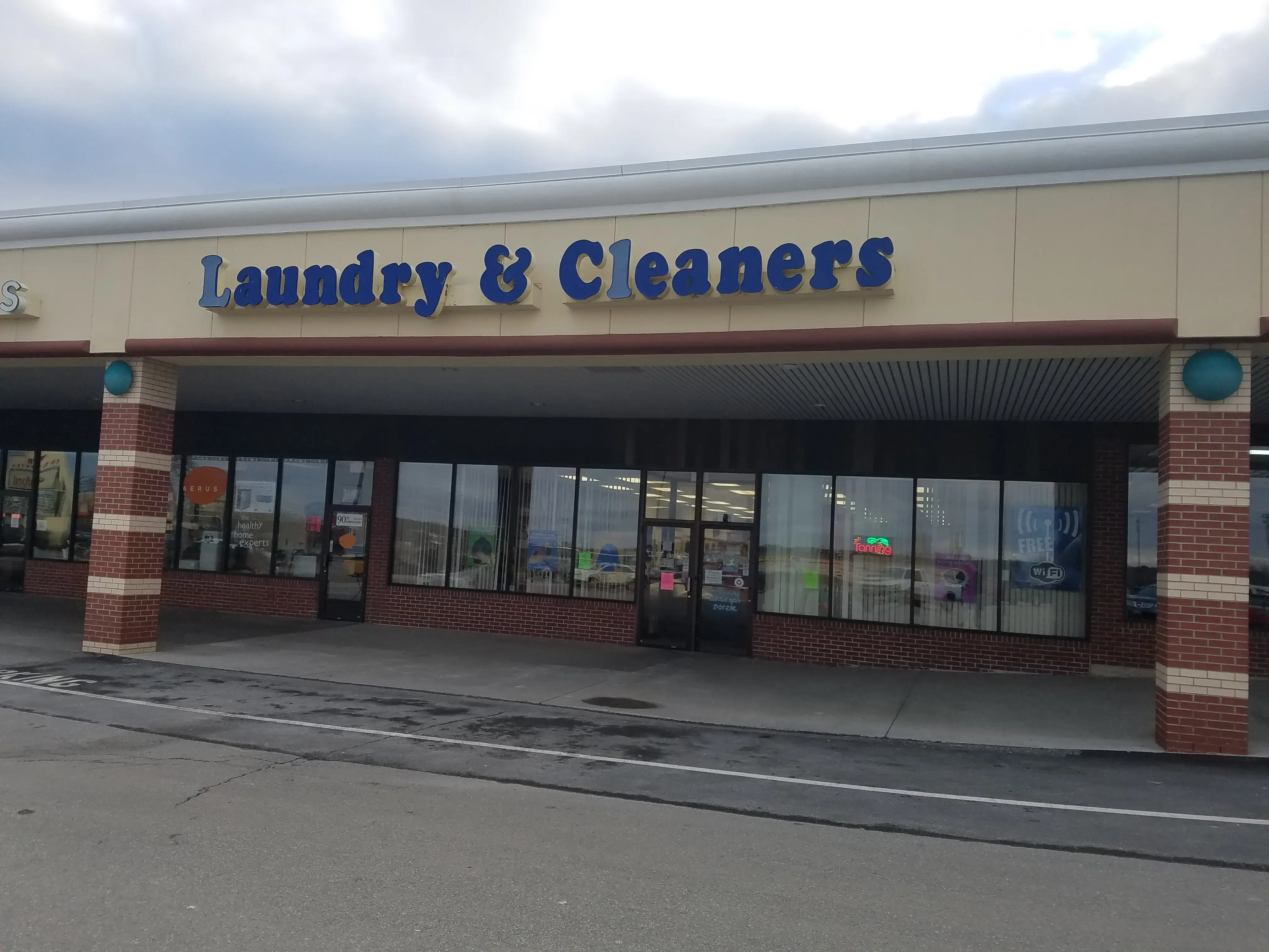 Gold Star Cleaners thumbnail 4