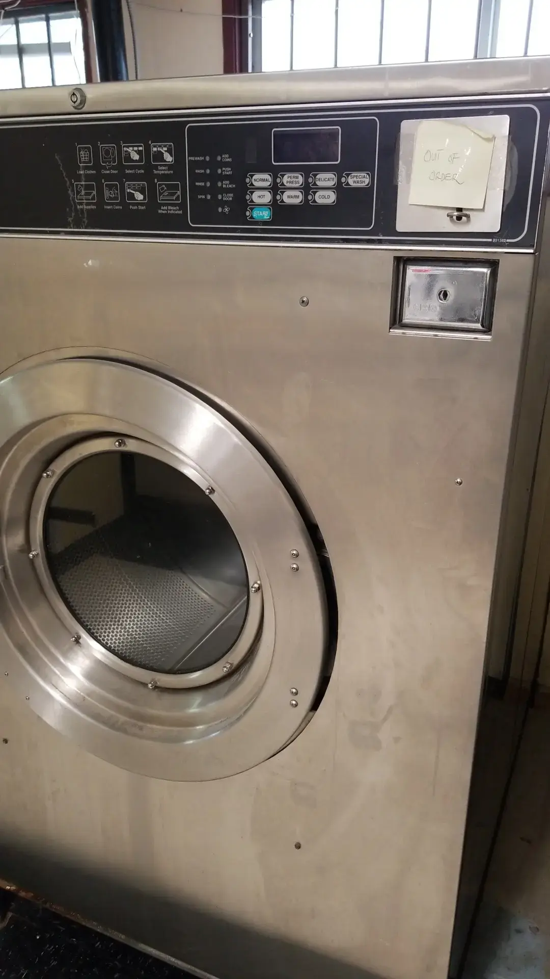 Golden Coin Laundry - Image 10