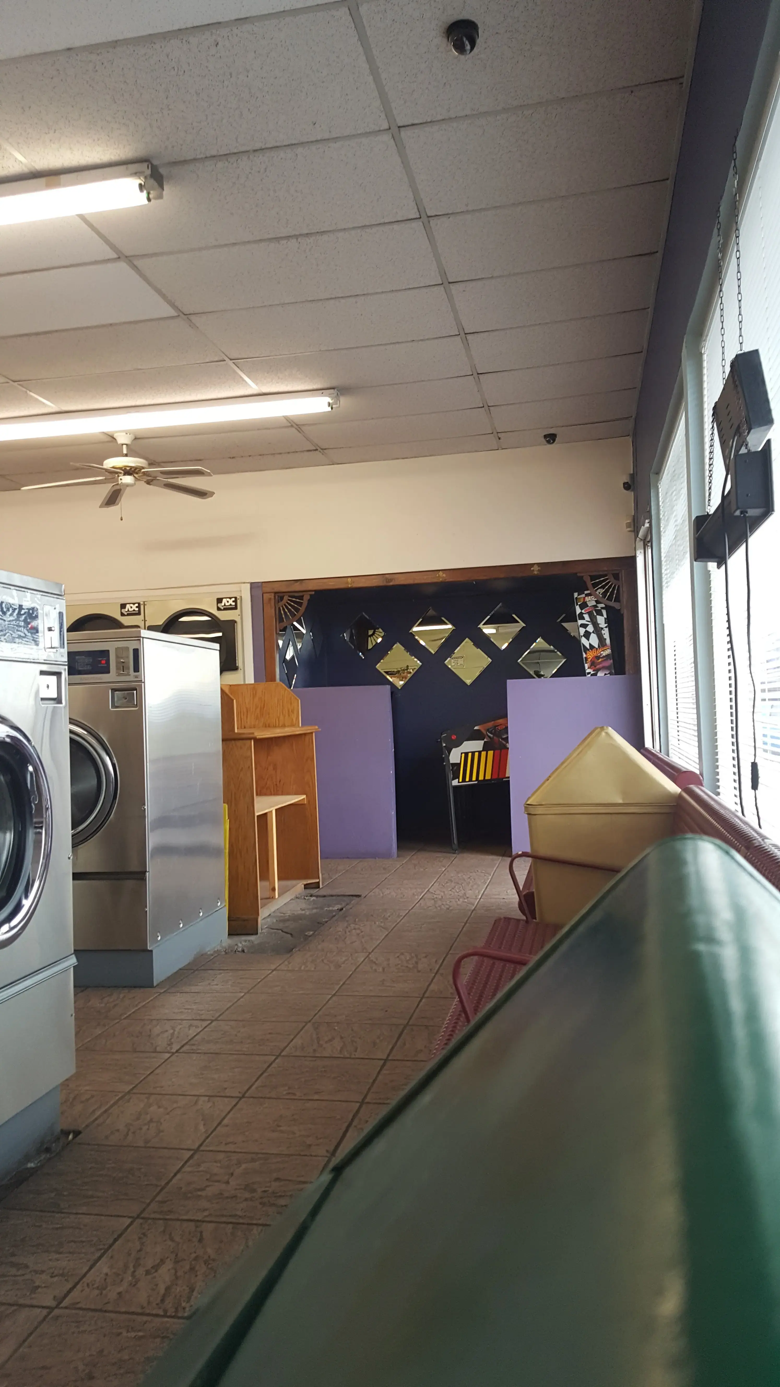 Golden Suds Laundry thumbnail 19