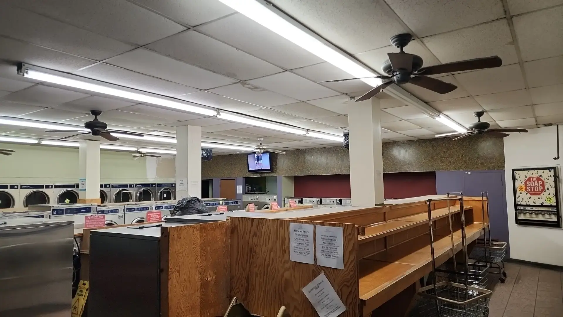 Golden Suds Laundry - Image 18