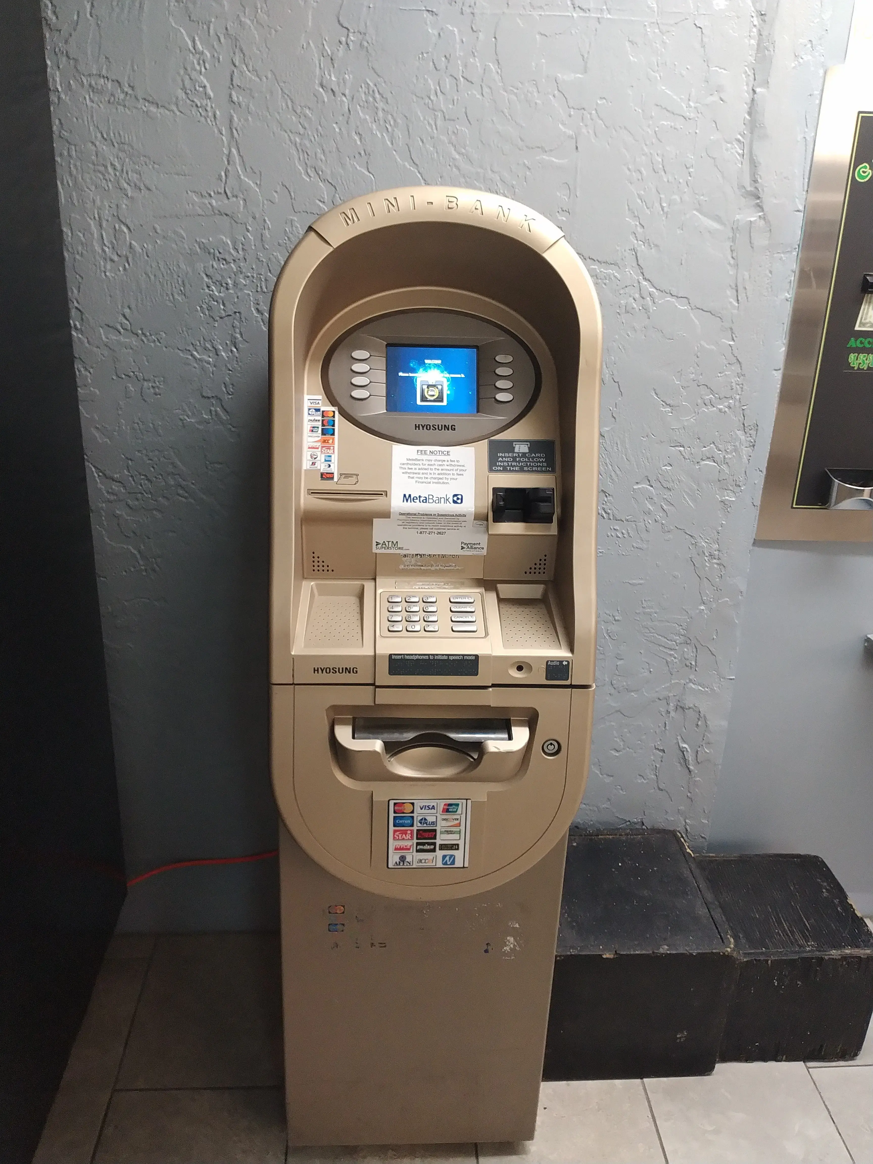 Golden Tide Laundromat thumbnail 7