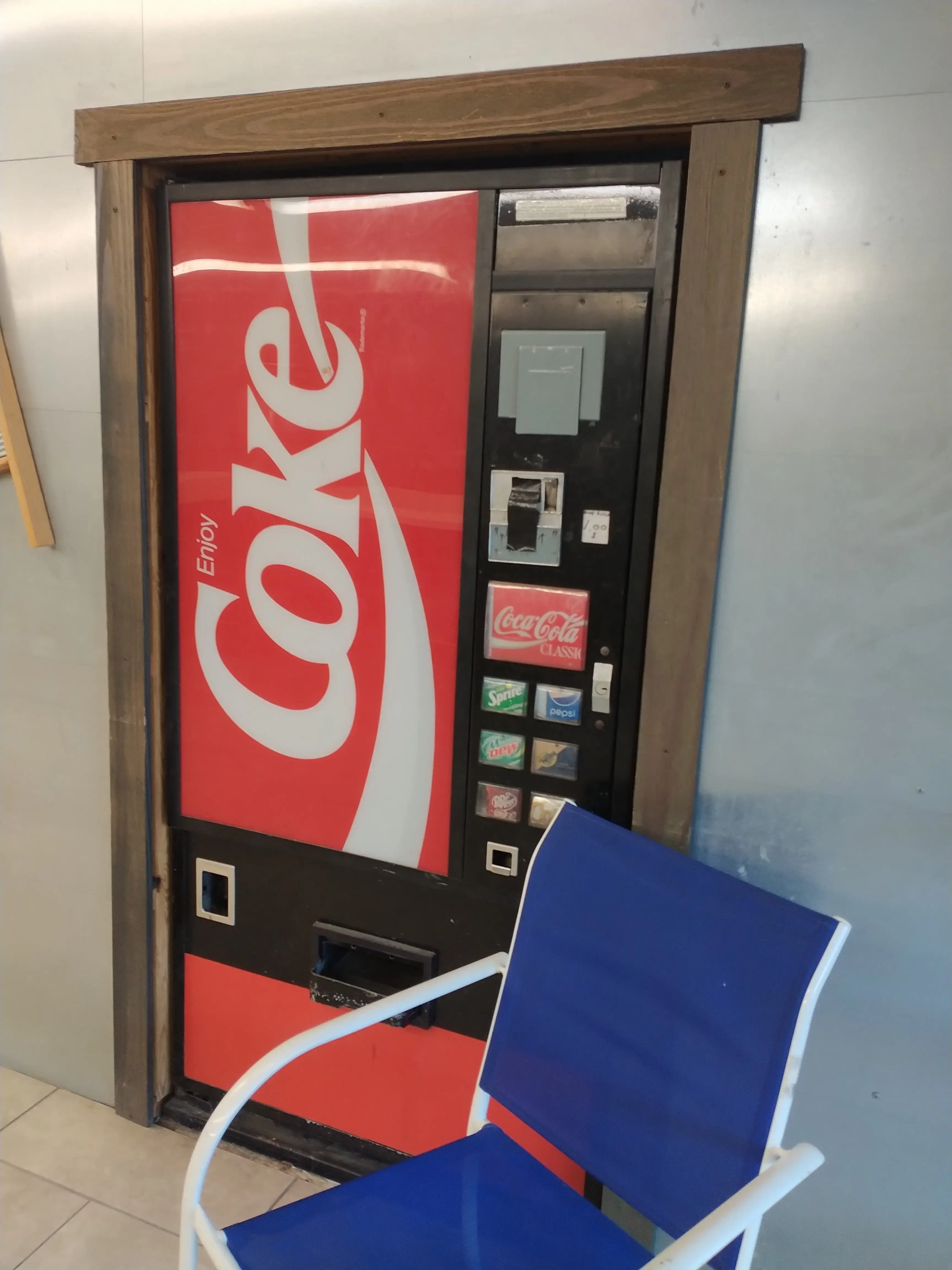 Golden Tide Laundromat thumbnail 10