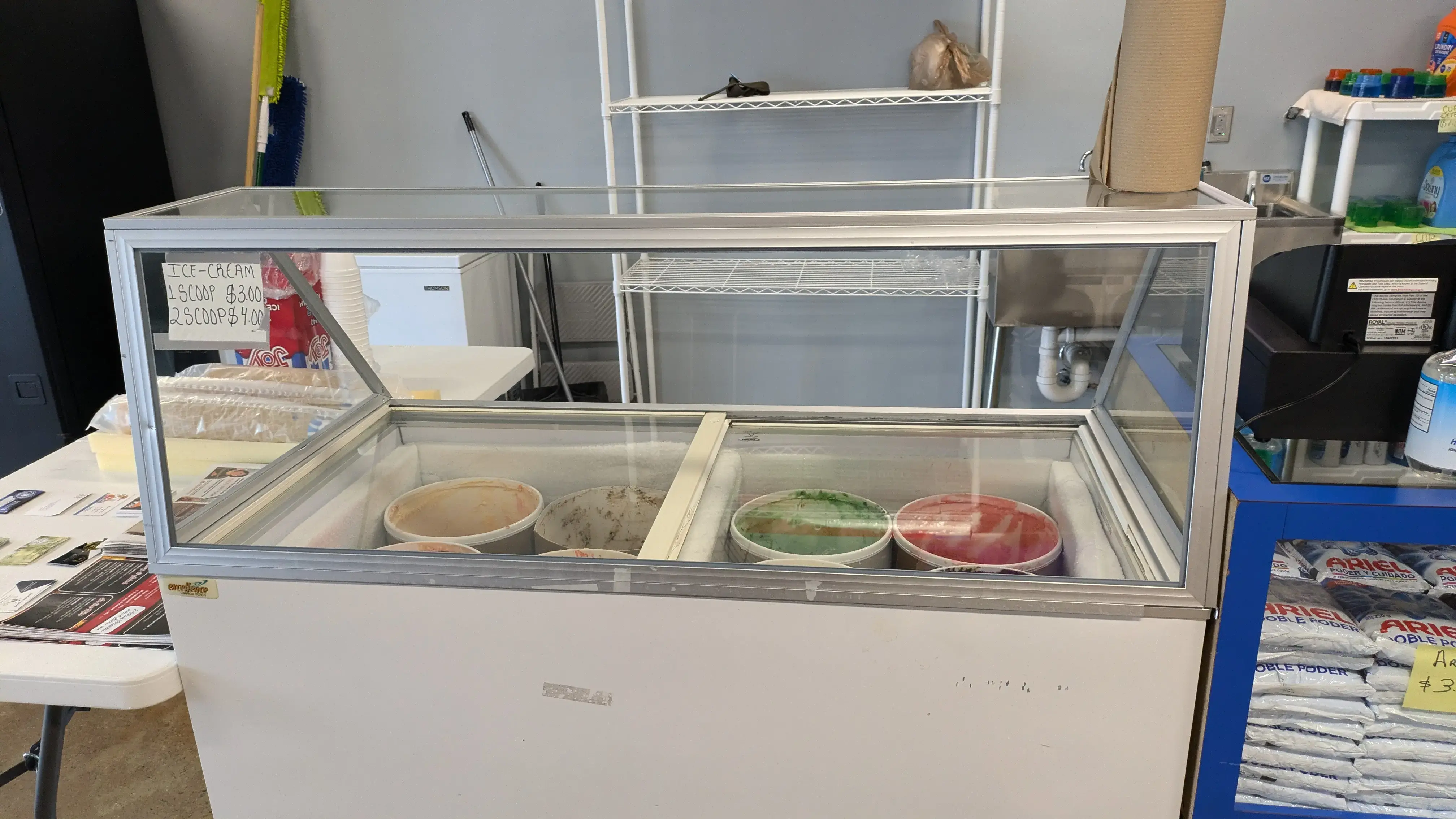 Golden Wash Laundromat - Image 12