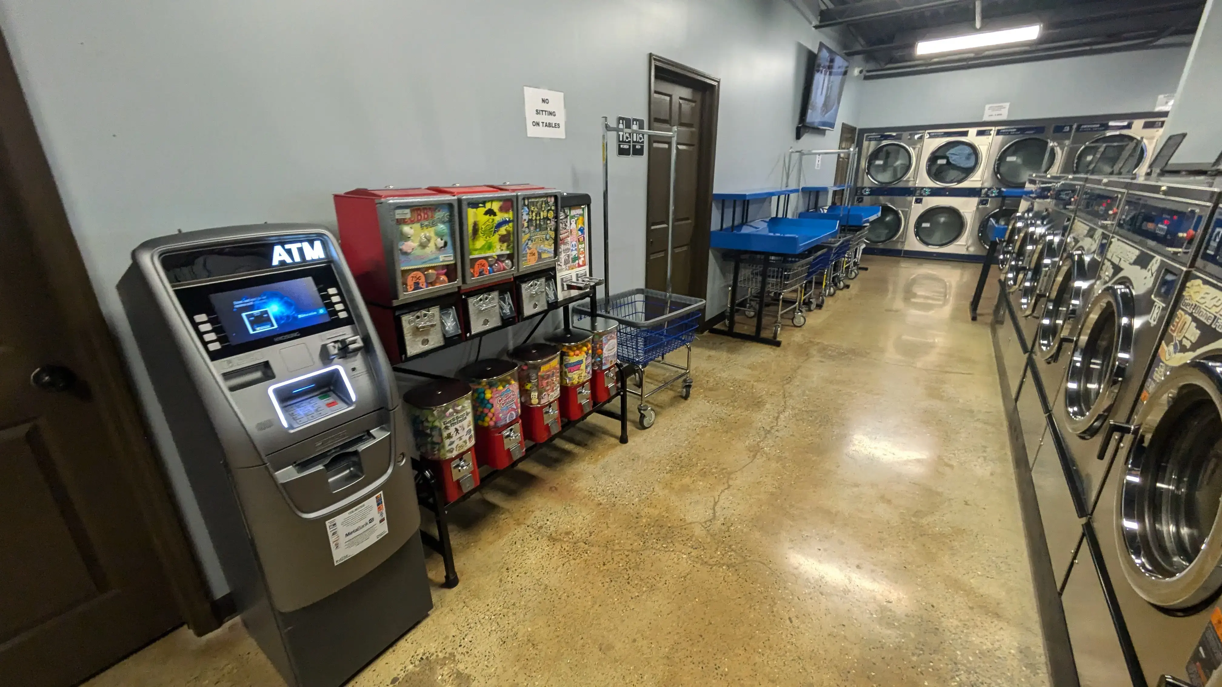 Golden Wash Laundromat thumbnail 15