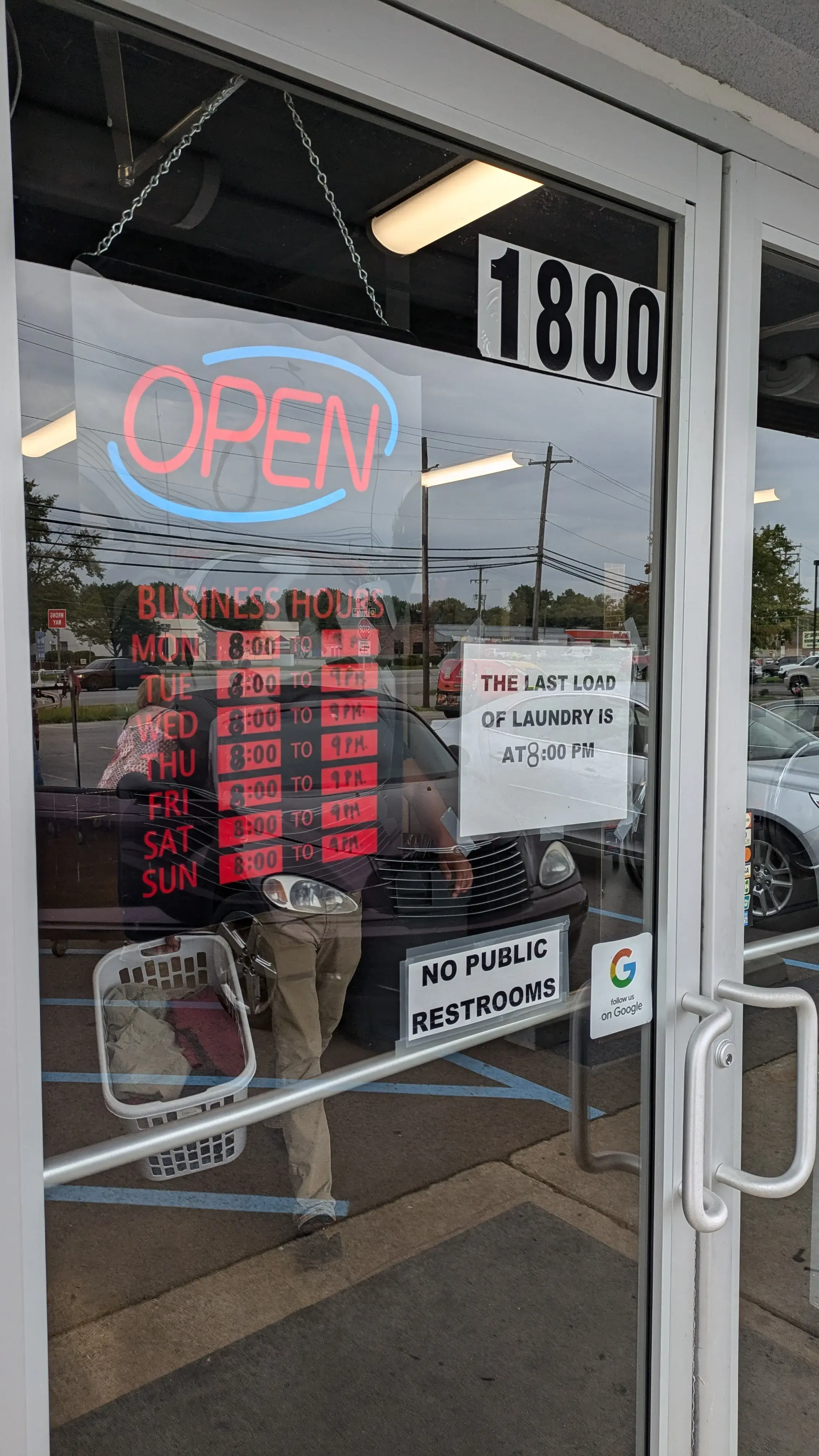 Golden Wash Laundromat - Image 11