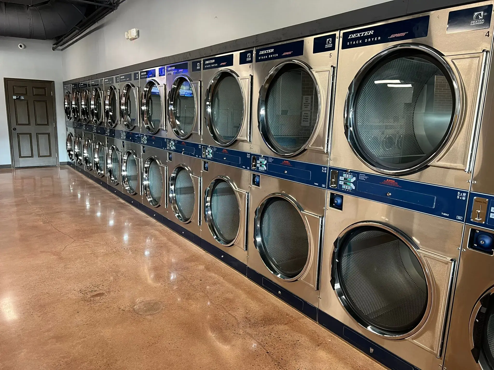 Golden Wash Laundromat - Image 19