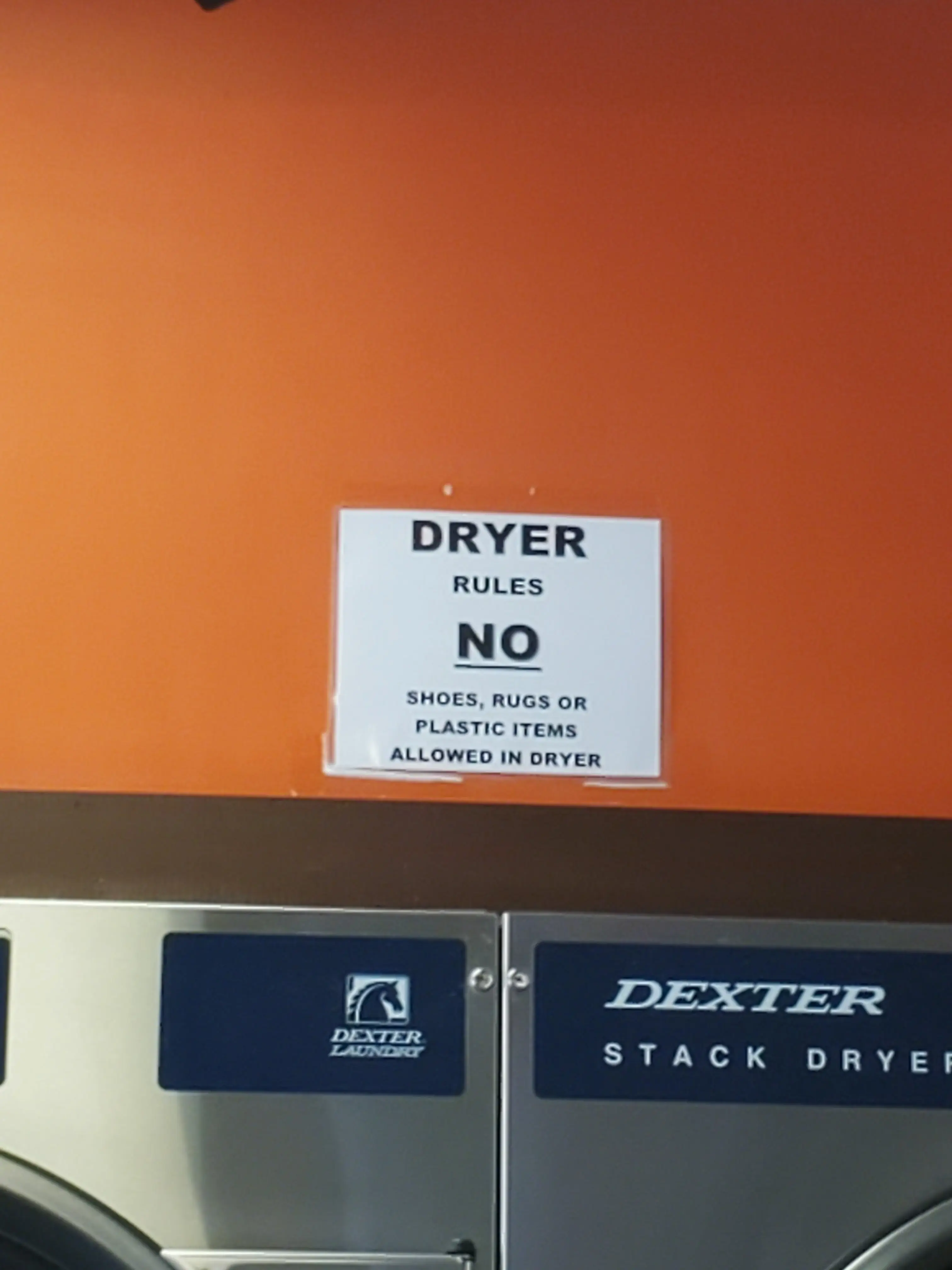 Golden Wash Laundromat - Image 17