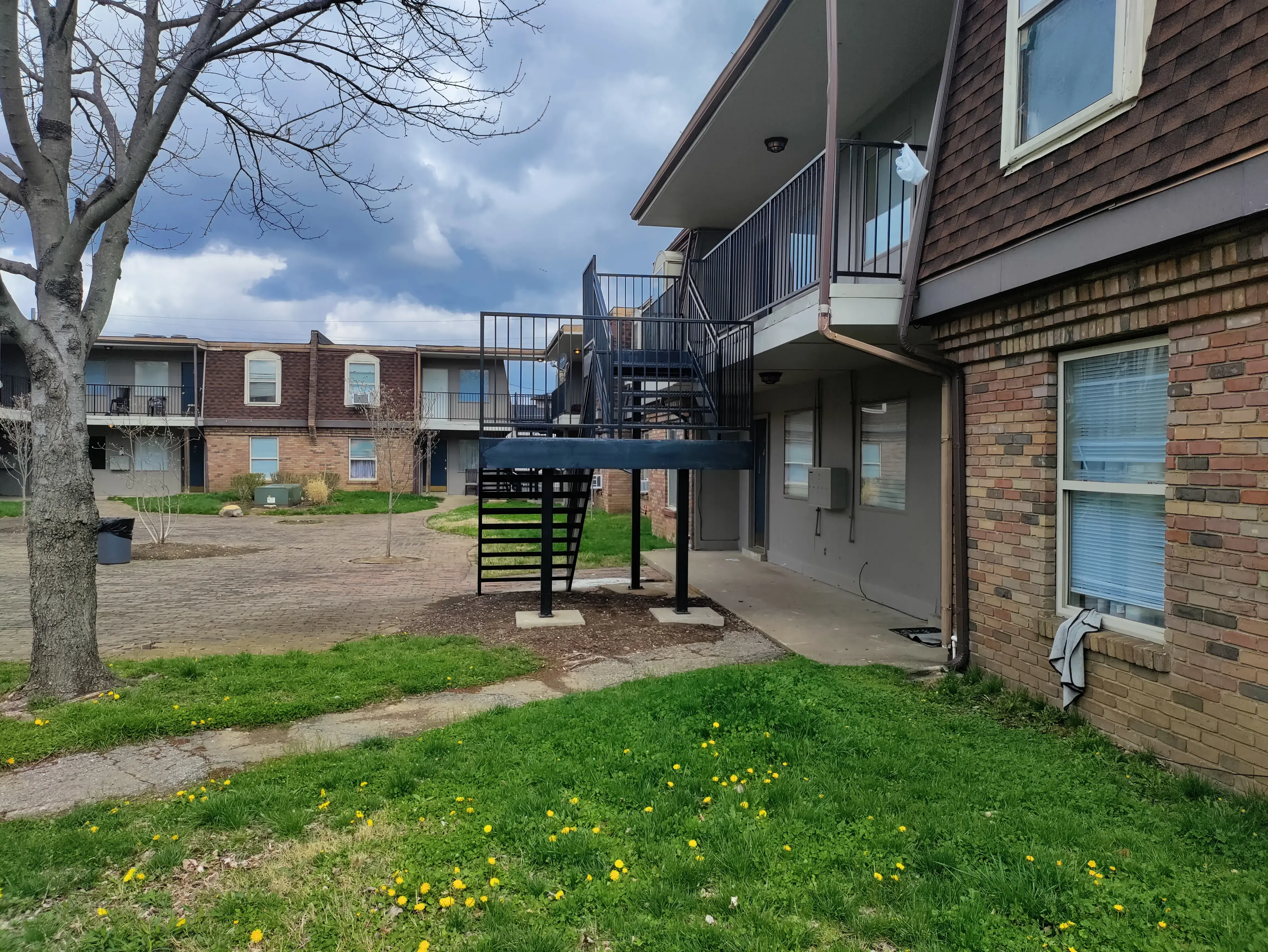 Golden Wash Laundromat thumbnail 16