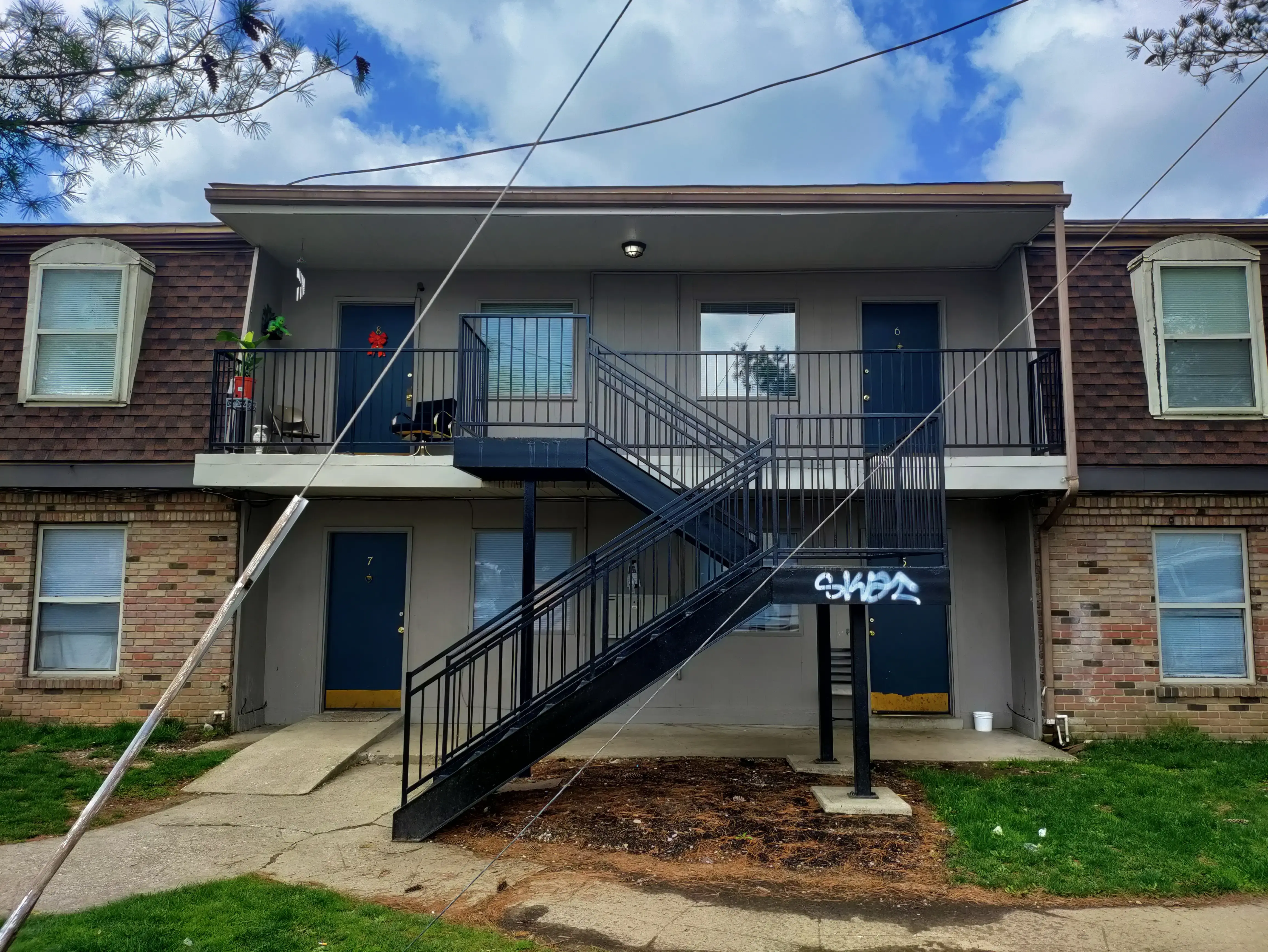 Golden Wash Laundromat thumbnail 20