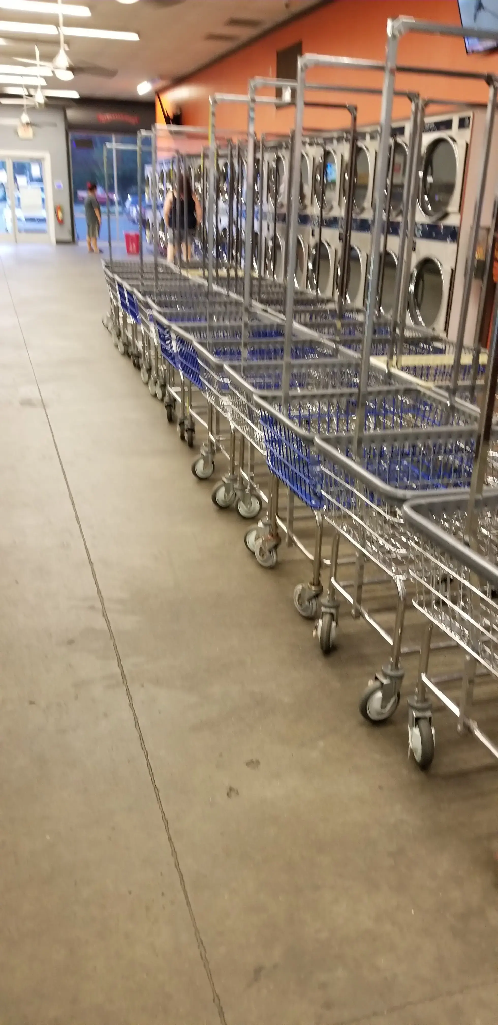 Golden Wash Laundromat thumbnail 5