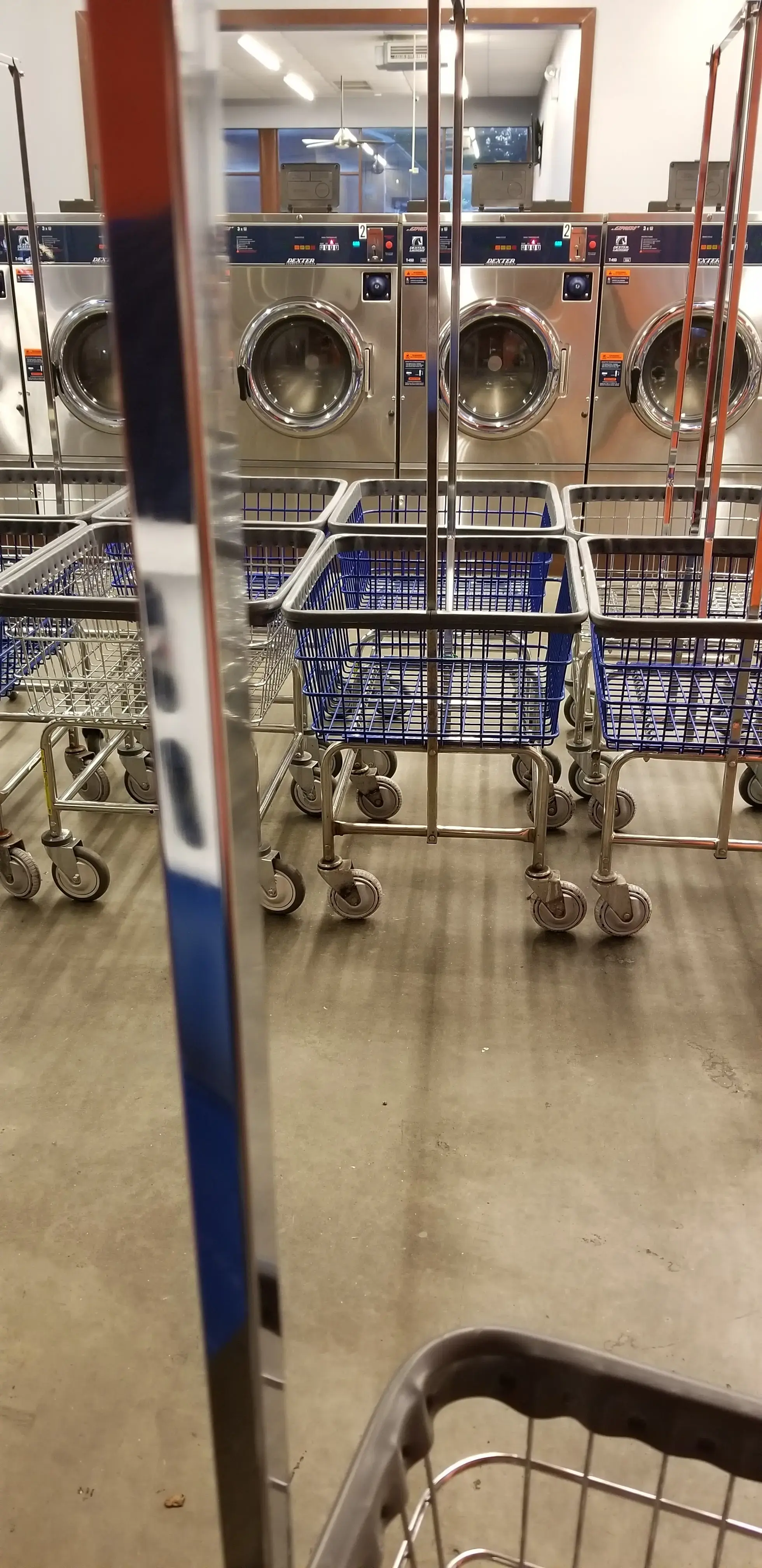 Golden Wash Laundromat - Image 2