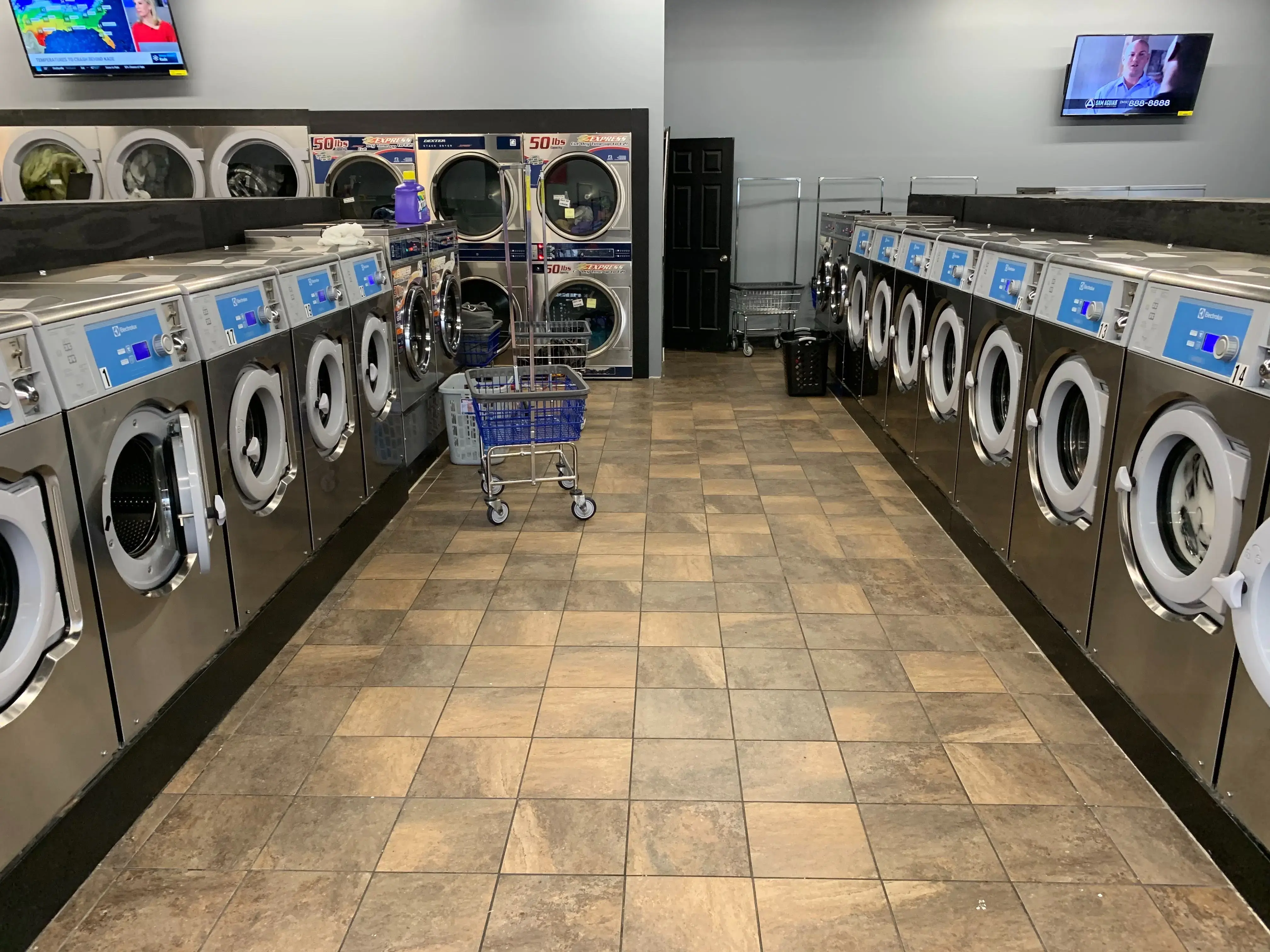 Golden Wash Laundromat - Image 2