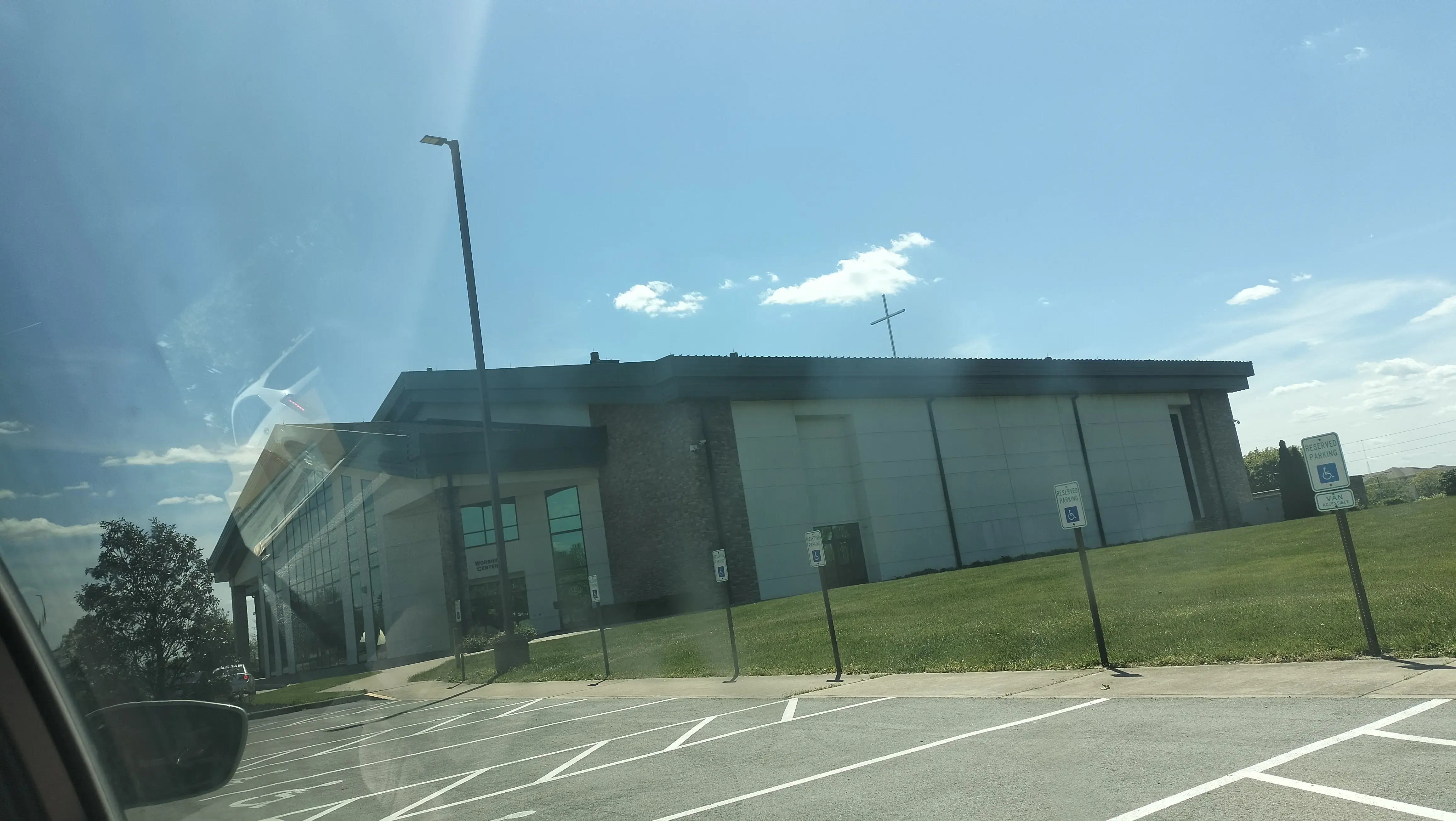 Golden Wash Laundromat - Image 6