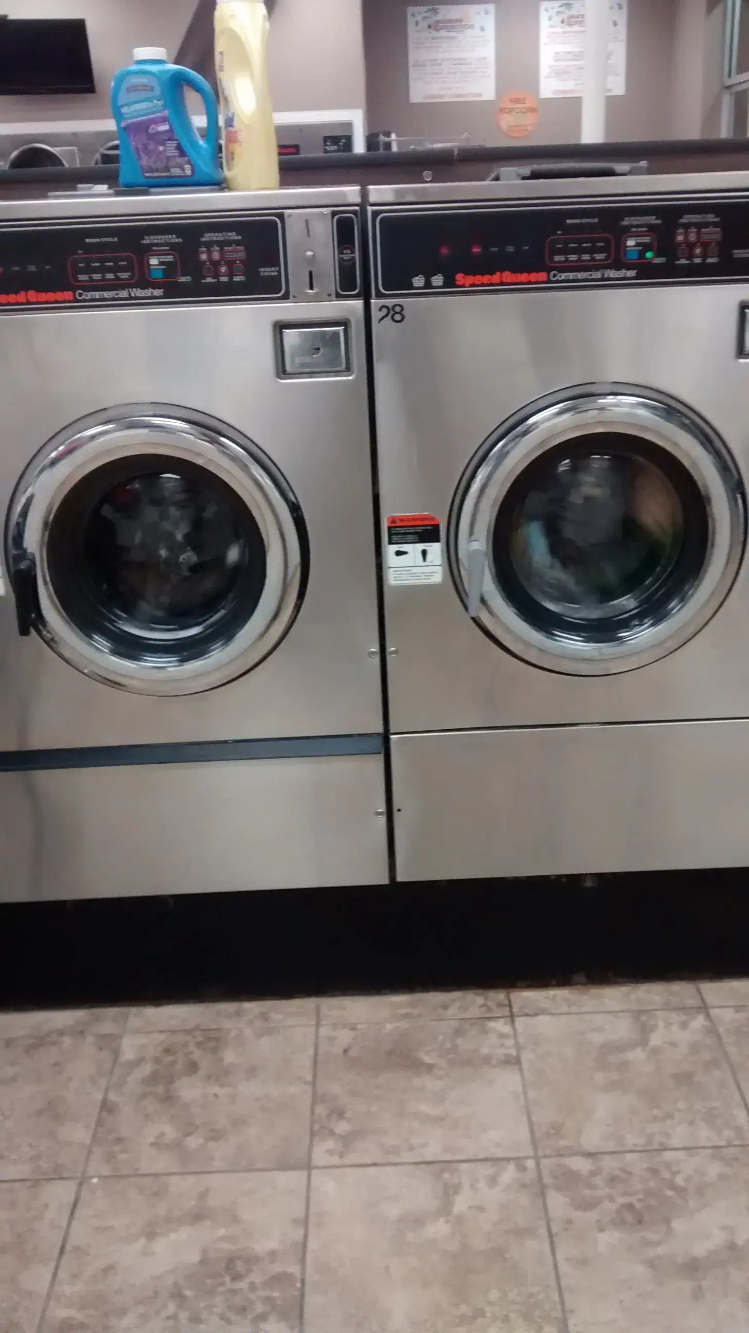 Golden Wash Laundromat - Image 19