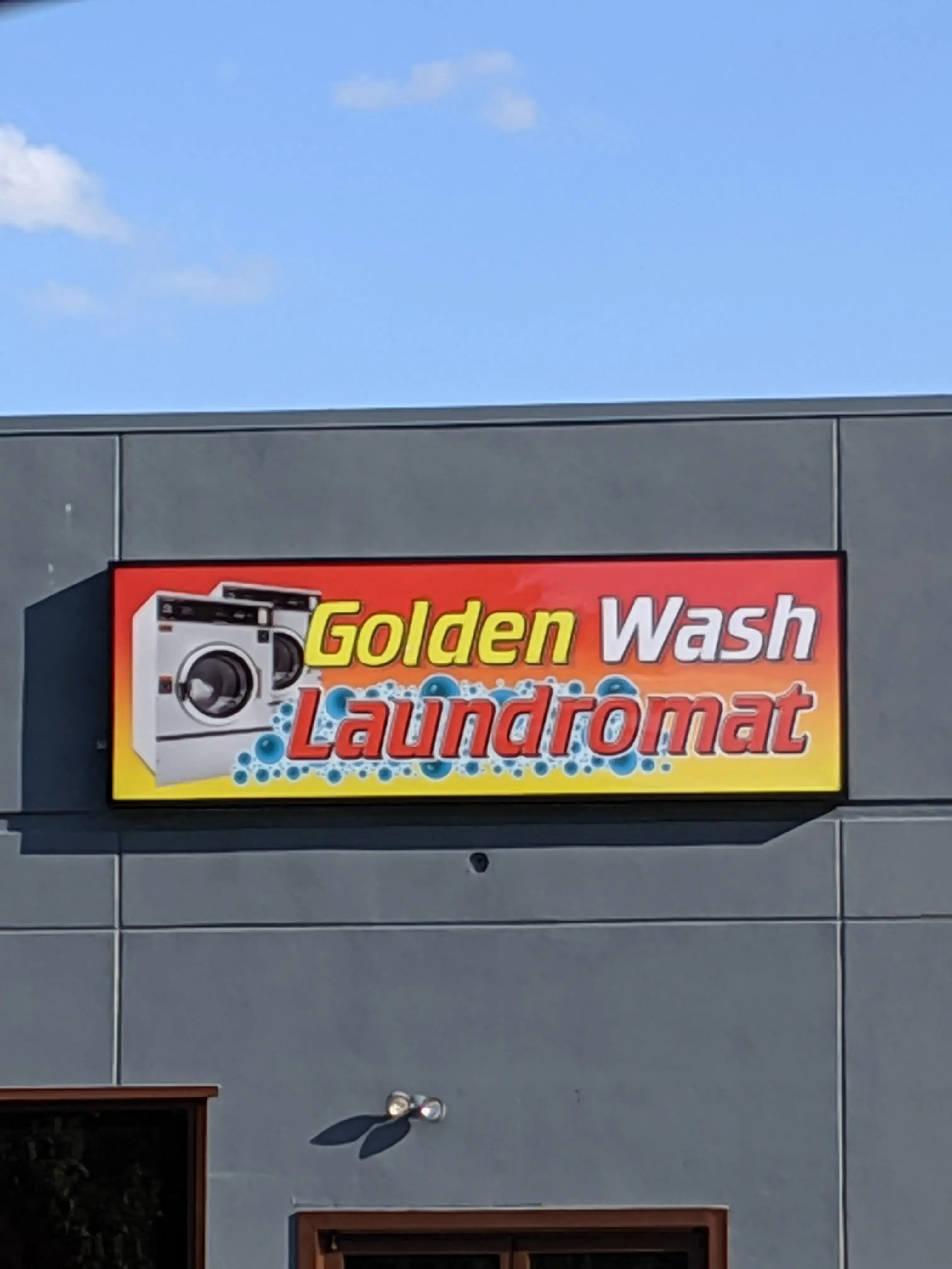 Golden Wash Laundromat thumbnail 6