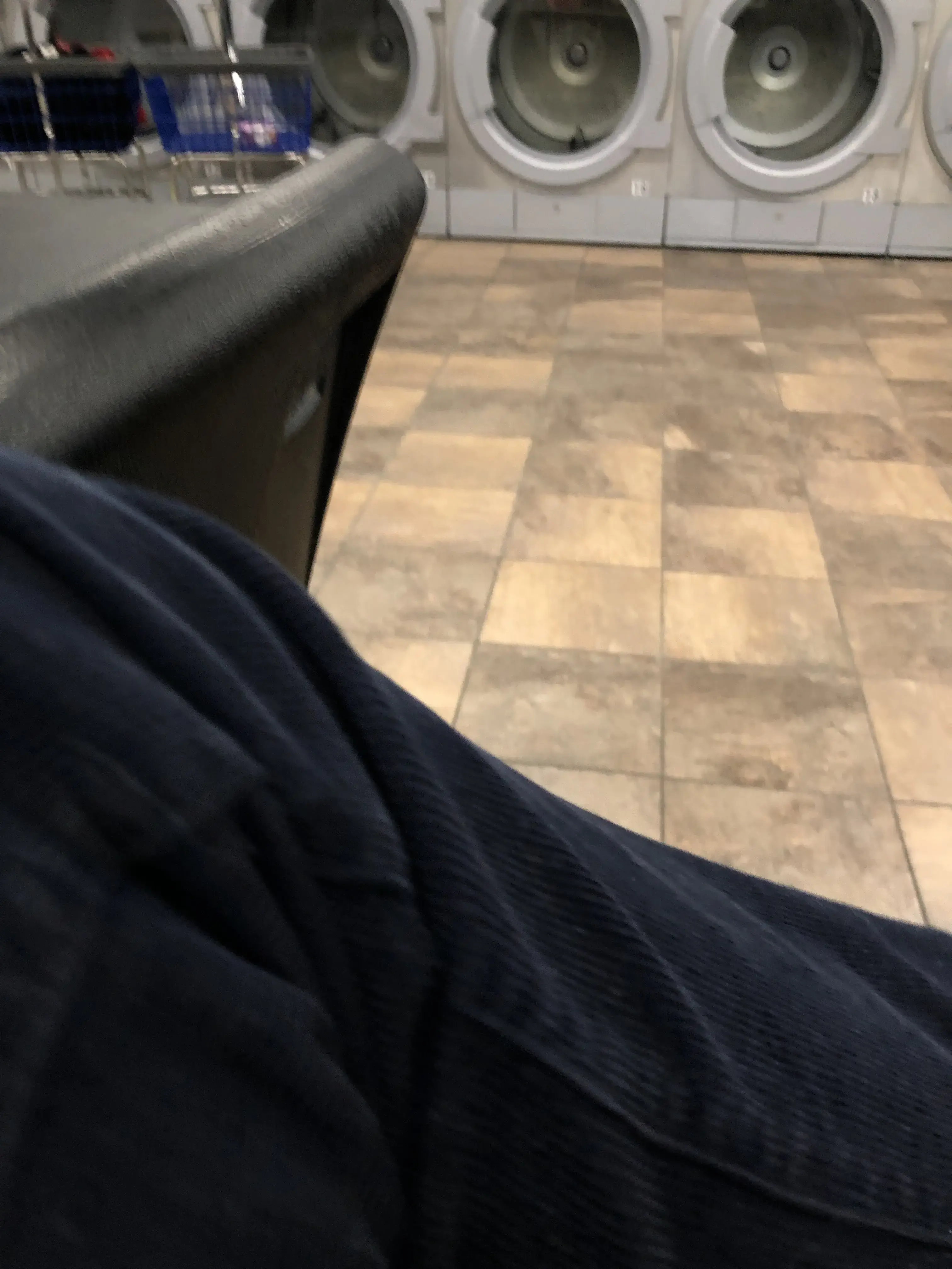 Golden Wash Laundromat - Image 12