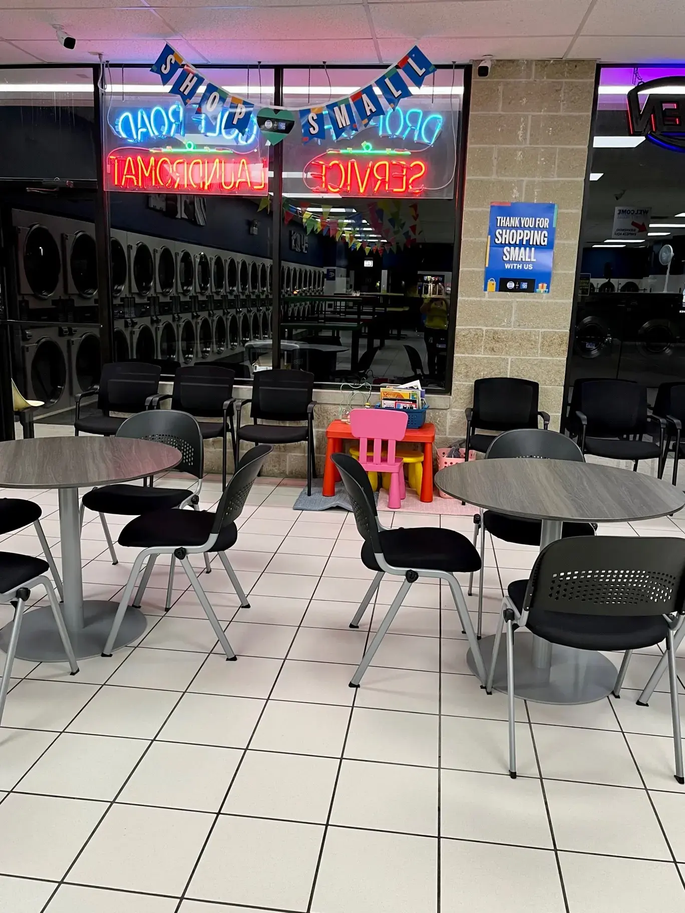 Golf Road Laundromat thumbnail 7