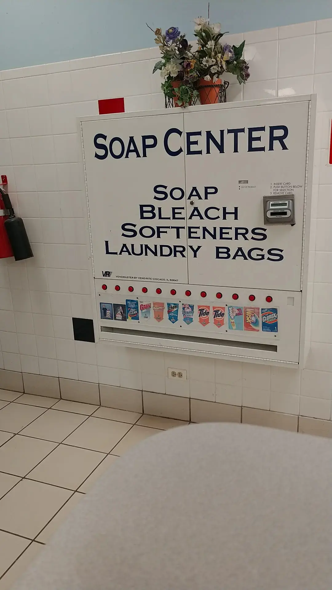 Golf Road Laundromat - Image 10