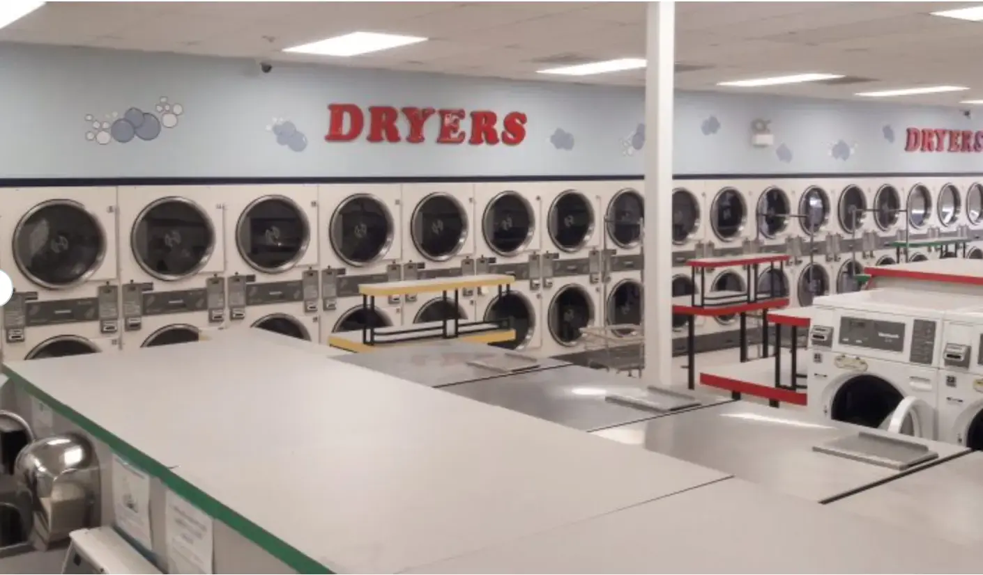 Golf Road Laundromat thumbnail 5