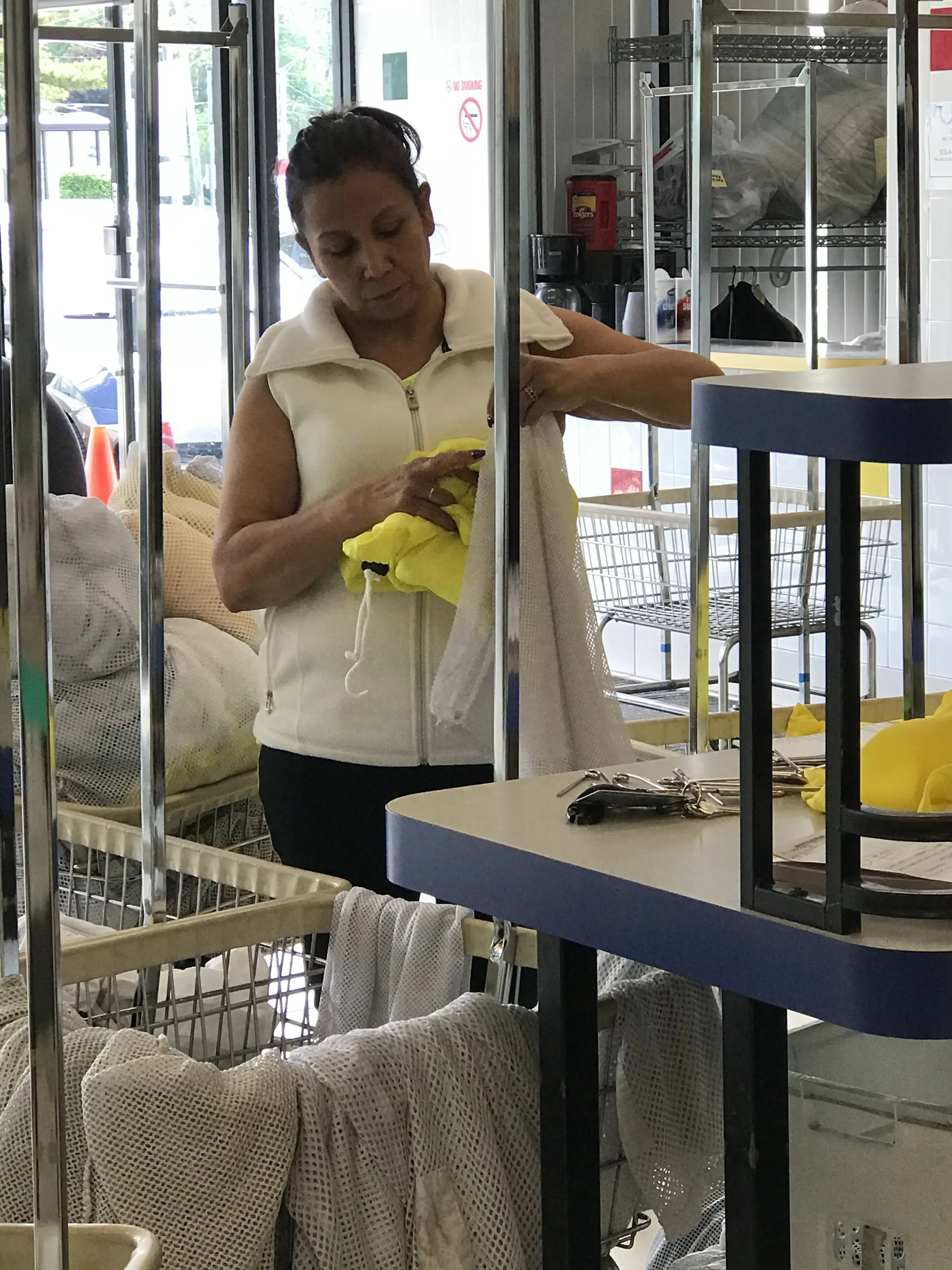 Golf Road Laundromat thumbnail 17