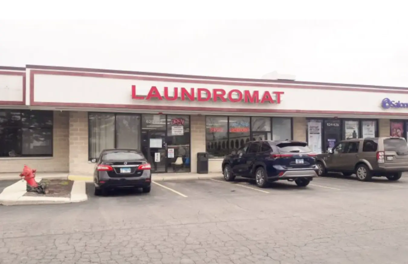 Golf Road Laundromat - Image 6