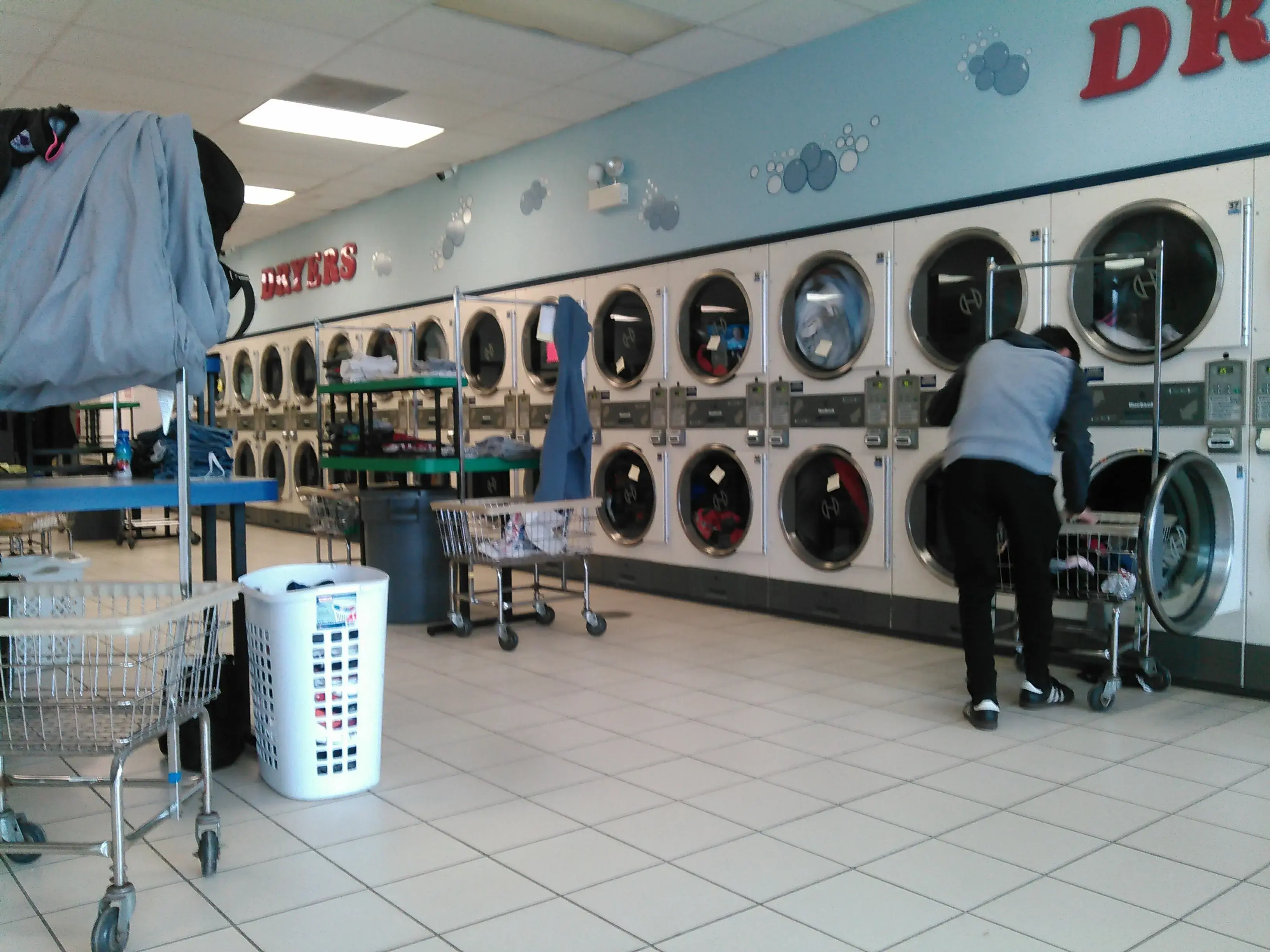 Golf Road Laundromat thumbnail 14