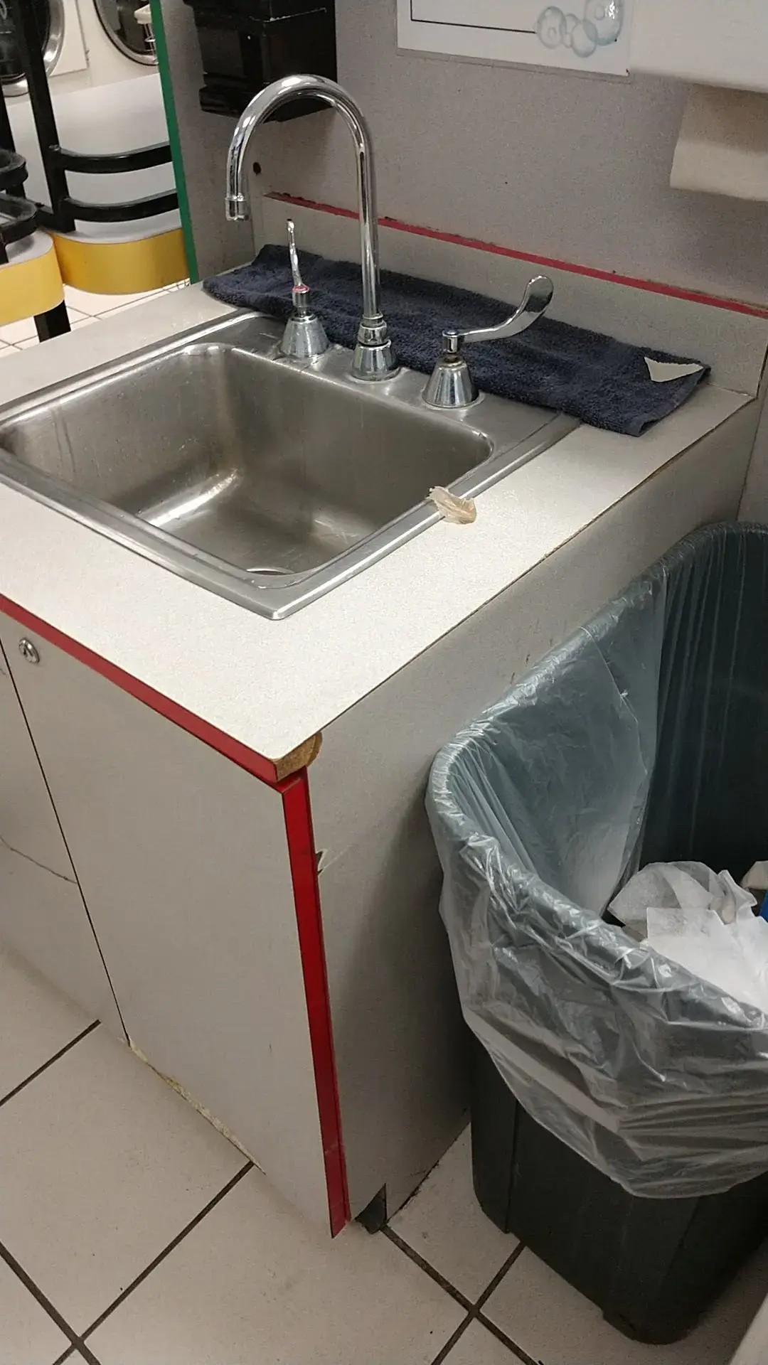 Golf Road Laundromat thumbnail 19