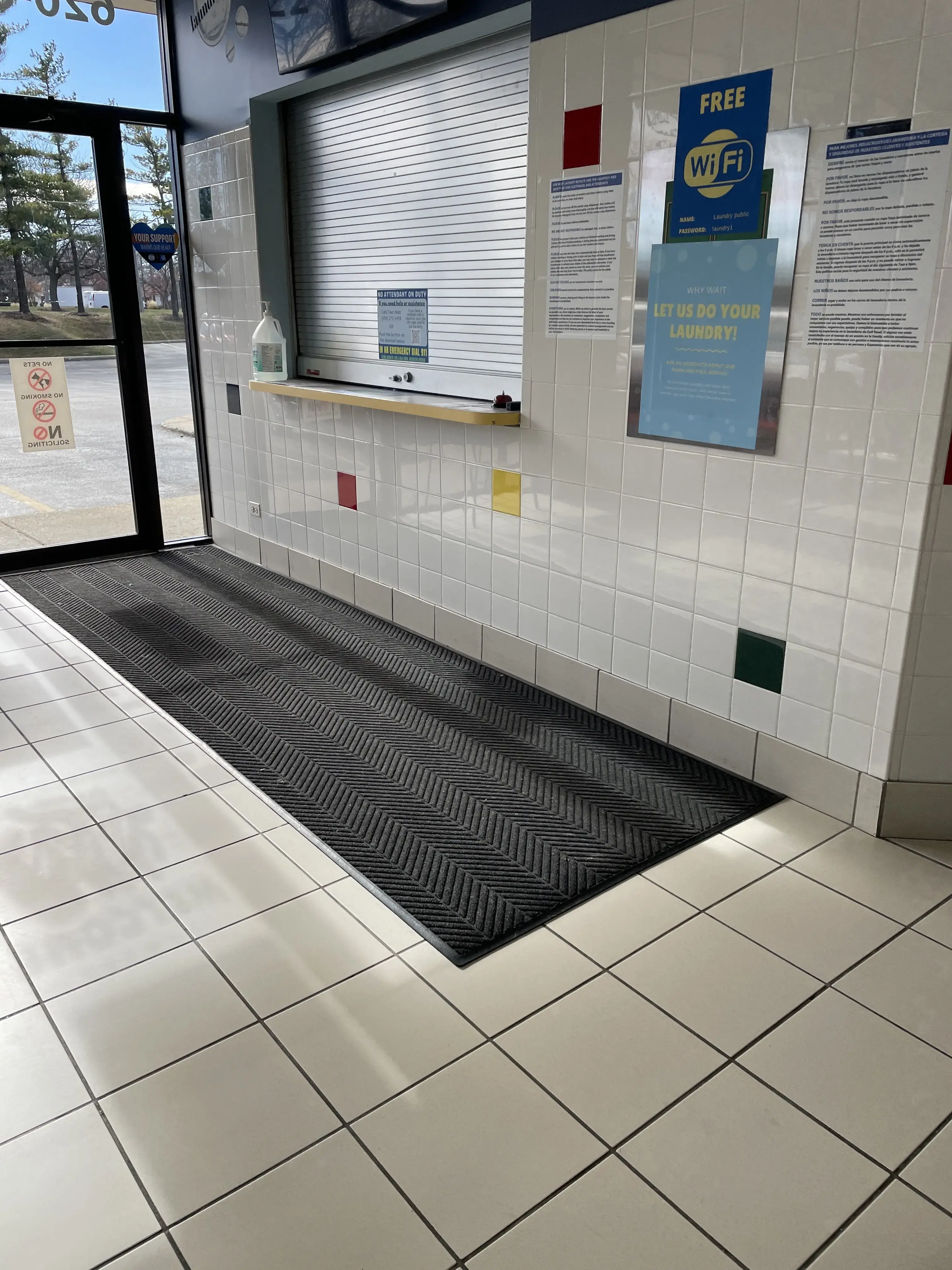 Golf Road Laundromat - Image 12