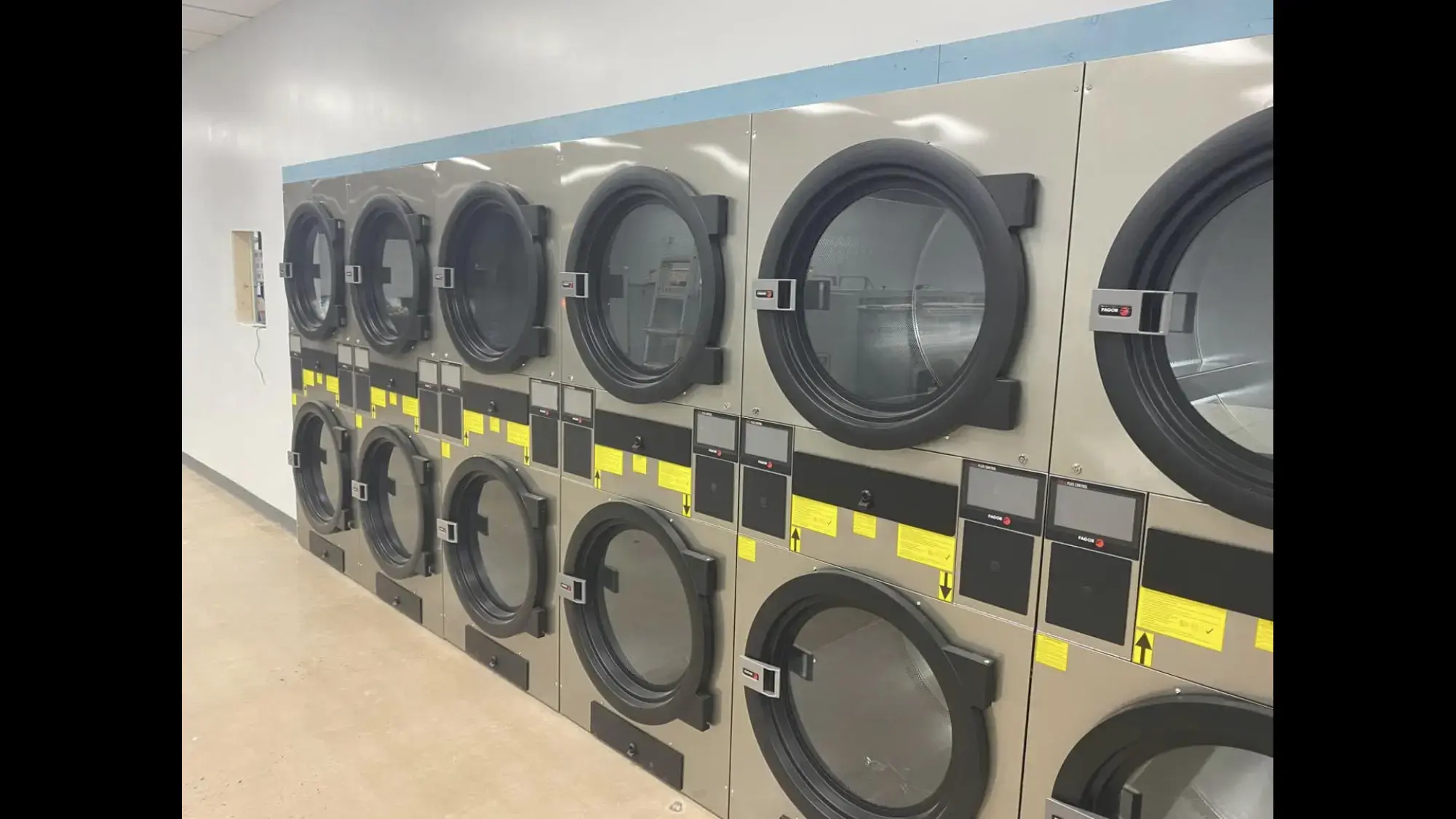 Gone Washing Laundromat thumbnail 9