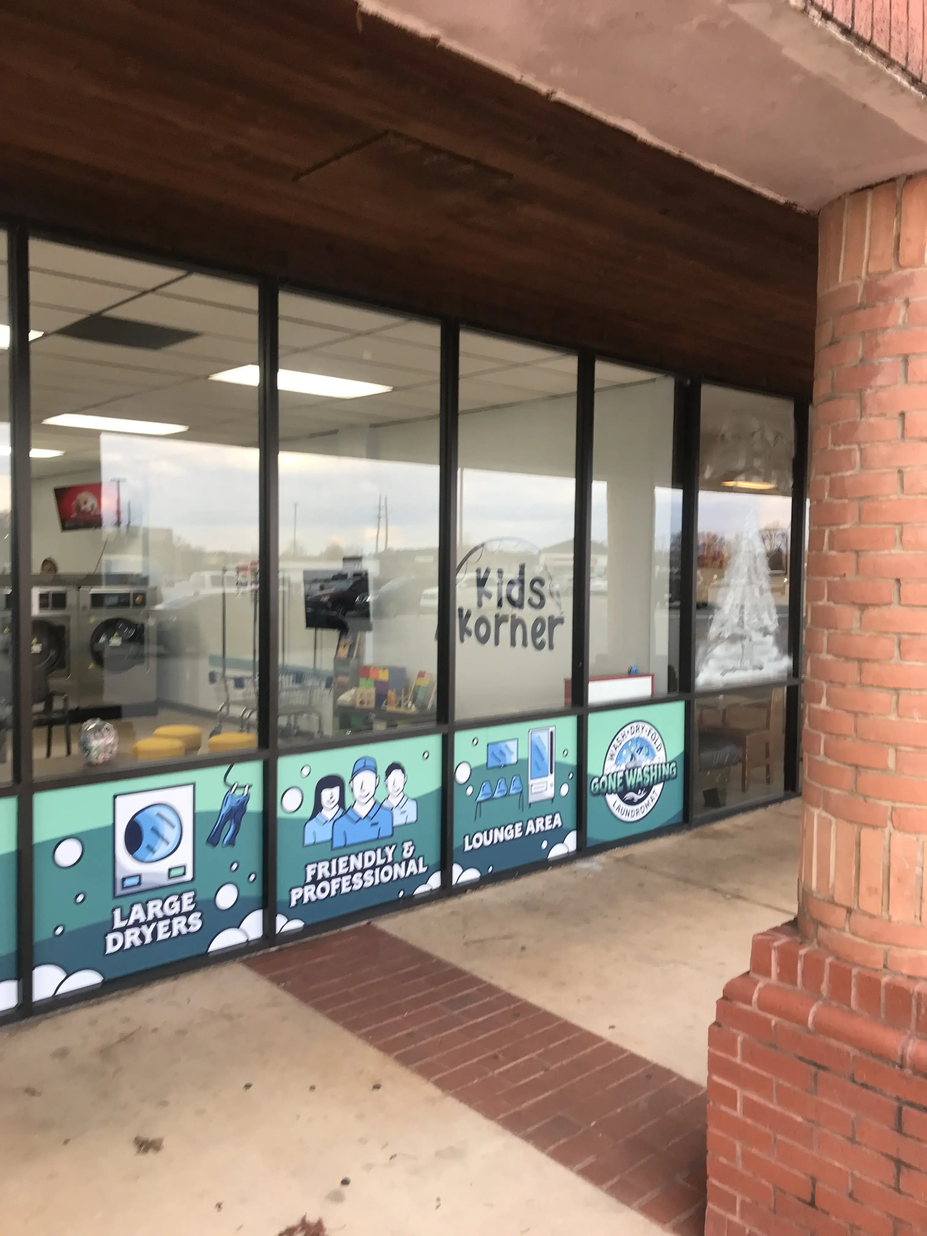 Gone Washing Laundromat - Image 12